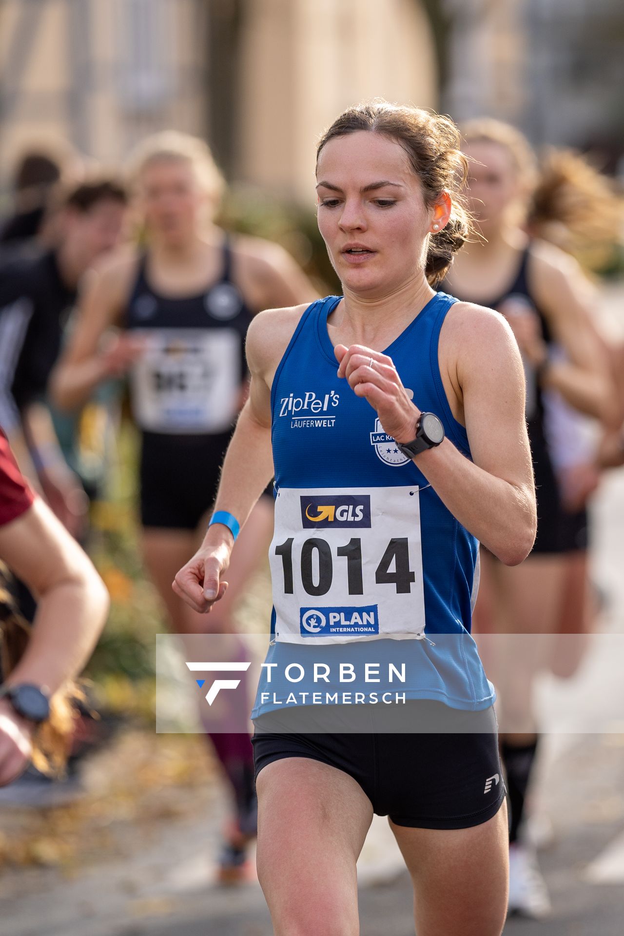 Julia Kuempers (Leichtathletikclub Kronshagen) am 31.10.2021 waehrend der DM 10km Strasse in Uelzen
