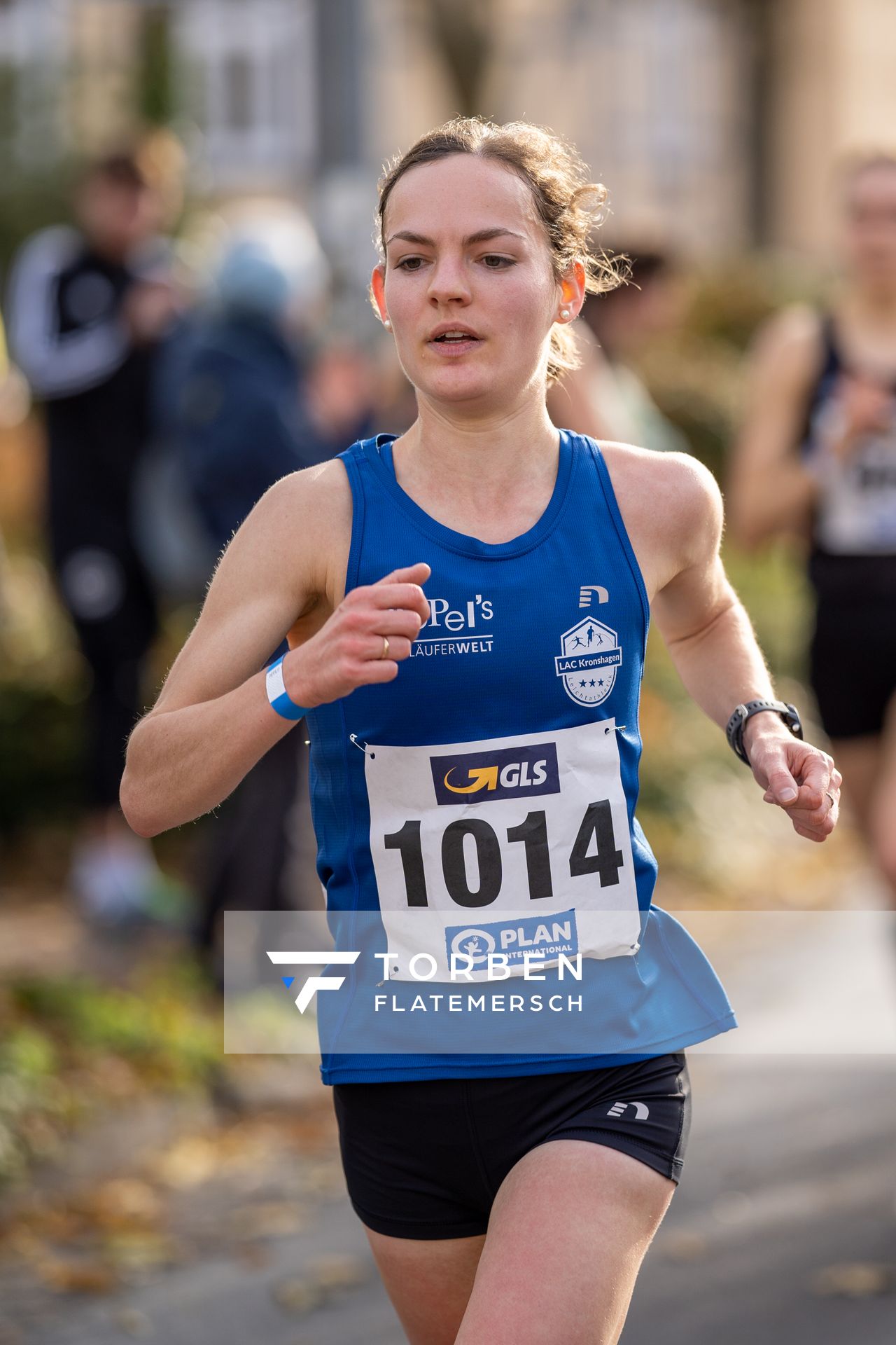 Julia Kuempers (Leichtathletikclub Kronshagen) am 31.10.2021 waehrend der DM 10km Strasse in Uelzen