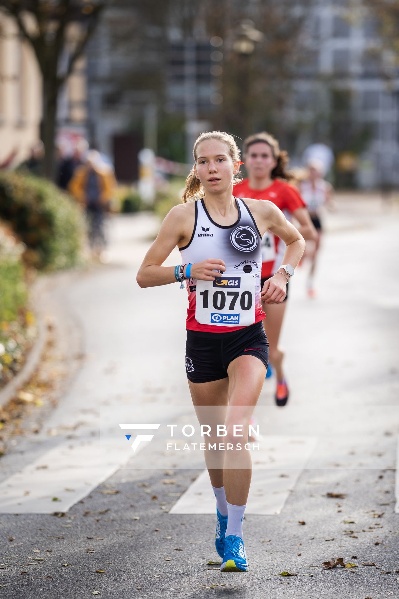 Svea Timm (Lueneburger SV) am 31.10.2021 waehrend der DM 10km Strasse in Uelzen