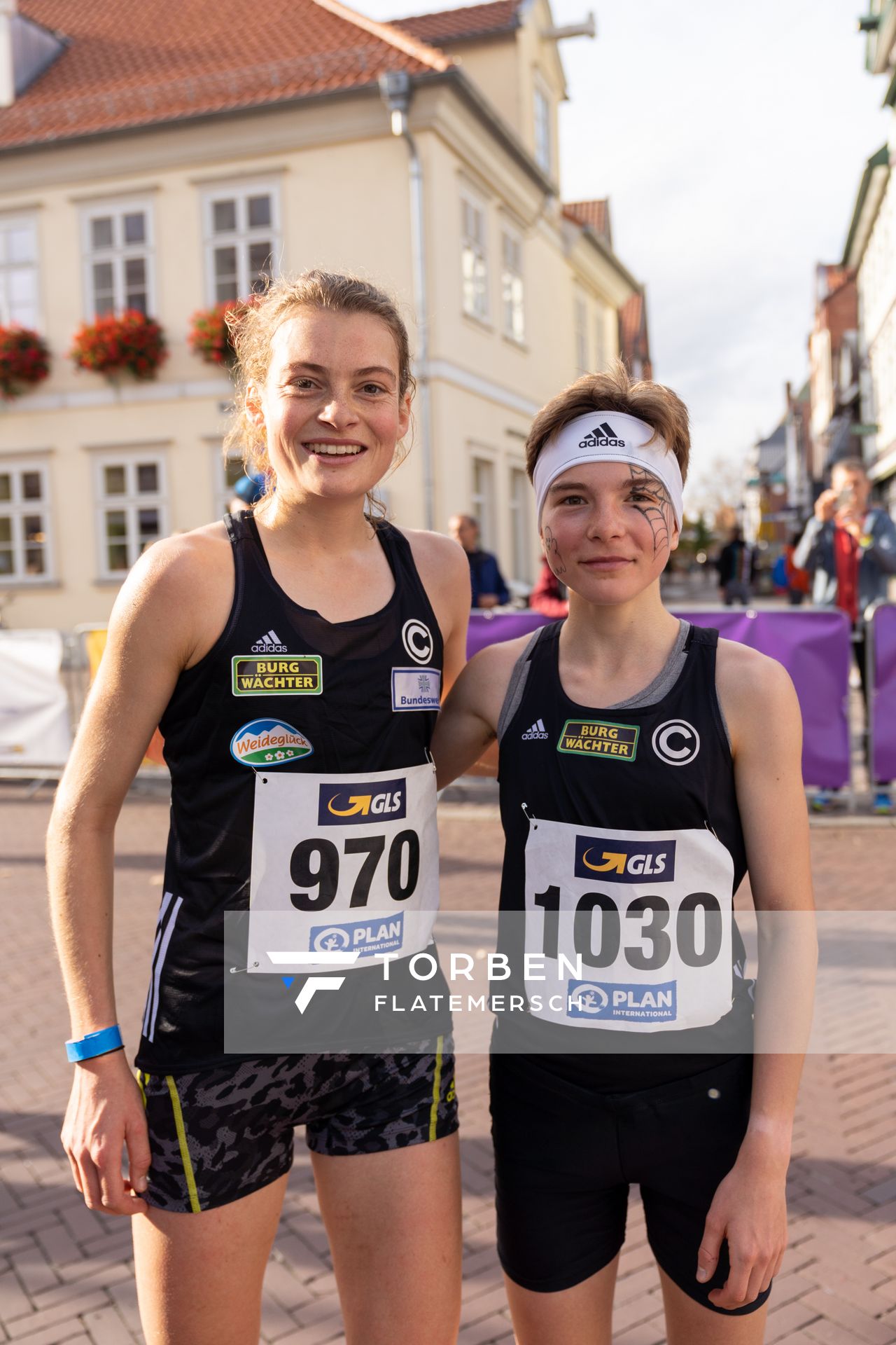 Alina Reh (SCC Berlin) und Blanka Doerfel (SCC Berlin) am 31.10.2021 waehrend der DM 10km Strasse in Uelzen