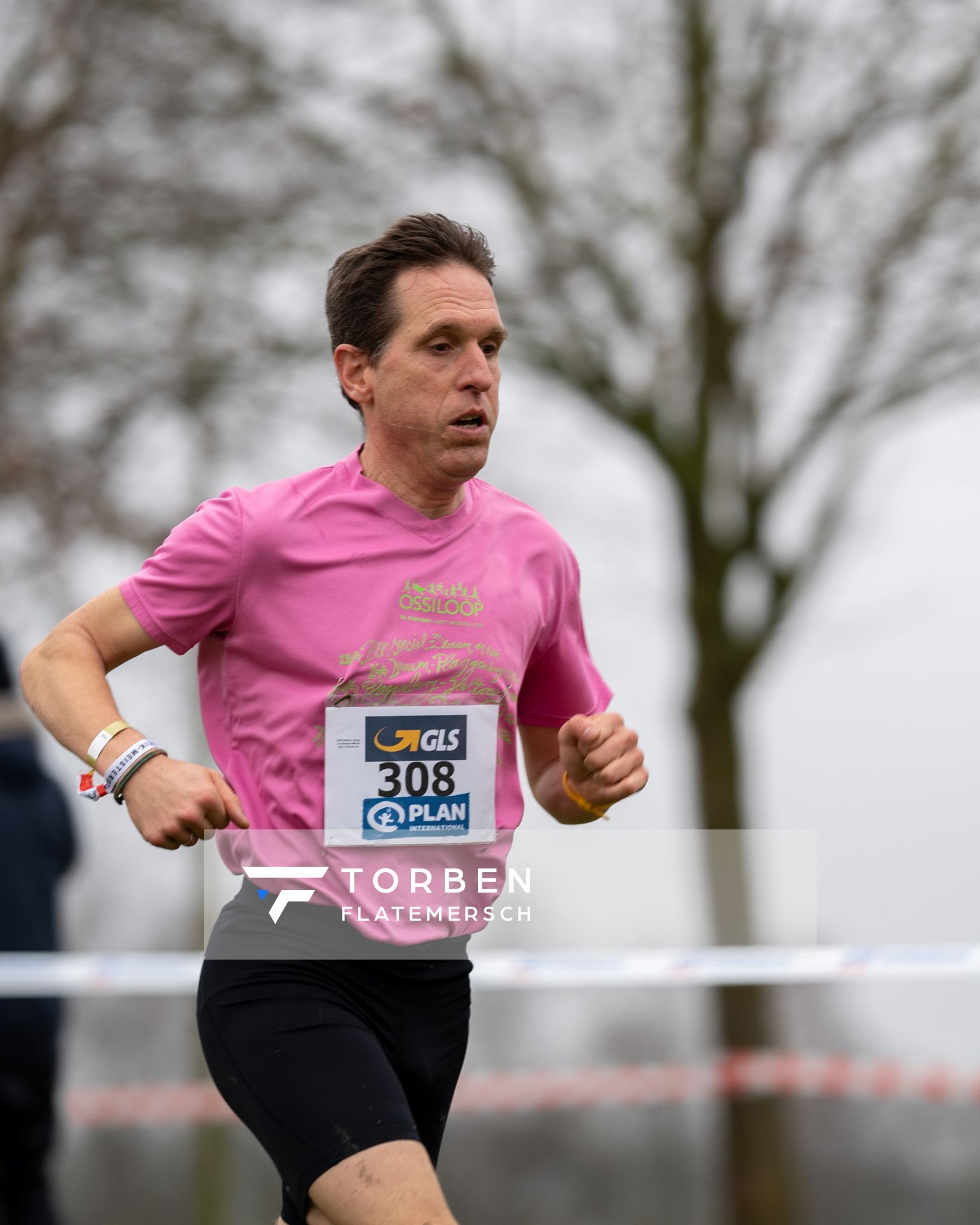 Georg Diettrich (LC Wechloy) am 18.12.2021 waehrend der deutschen Cross Meisterschaft 2021 in Sonsbeck