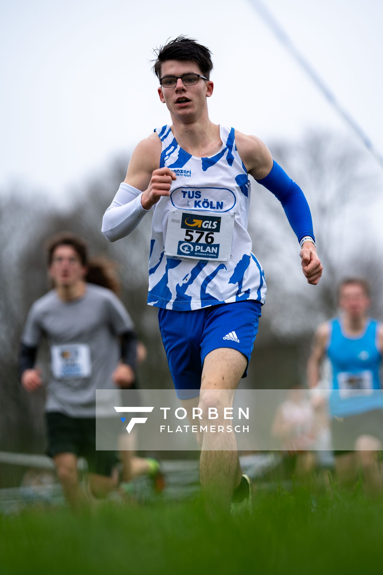 Gianluca Mirizzi (TuS Koeln rrh.) am 18.12.2021 waehrend der deutschen Cross Meisterschaft 2021 in Sonsbeck