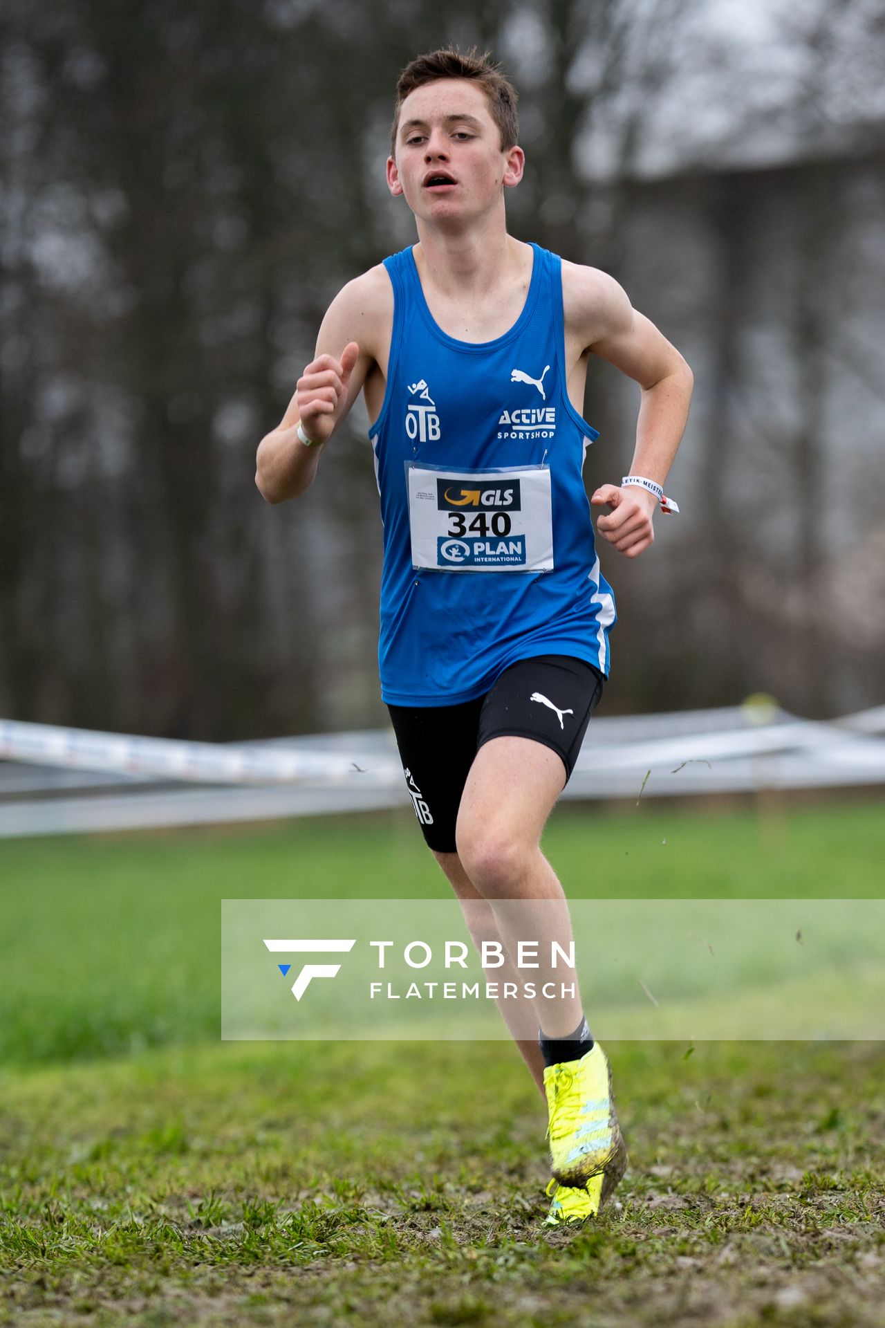 Jakob Poeling (OTB Osnabrueck) am 18.12.2021 waehrend der deutschen Cross Meisterschaft 2021 in Sonsbeck