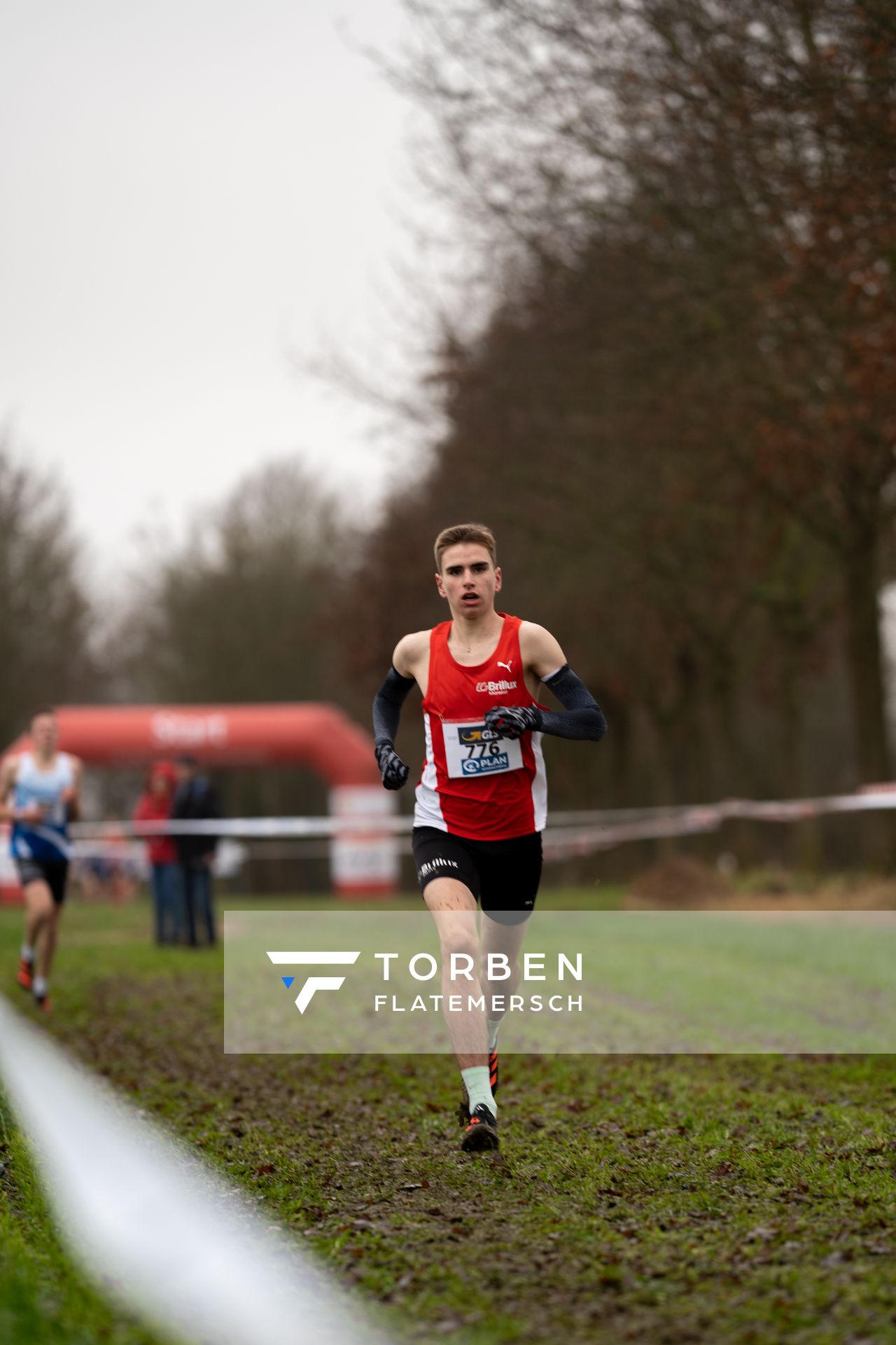 Silas Zahlten (LG Brillux Muenster) am 18.12.2021 waehrend der deutschen Cross Meisterschaft 2021 in Sonsbeck