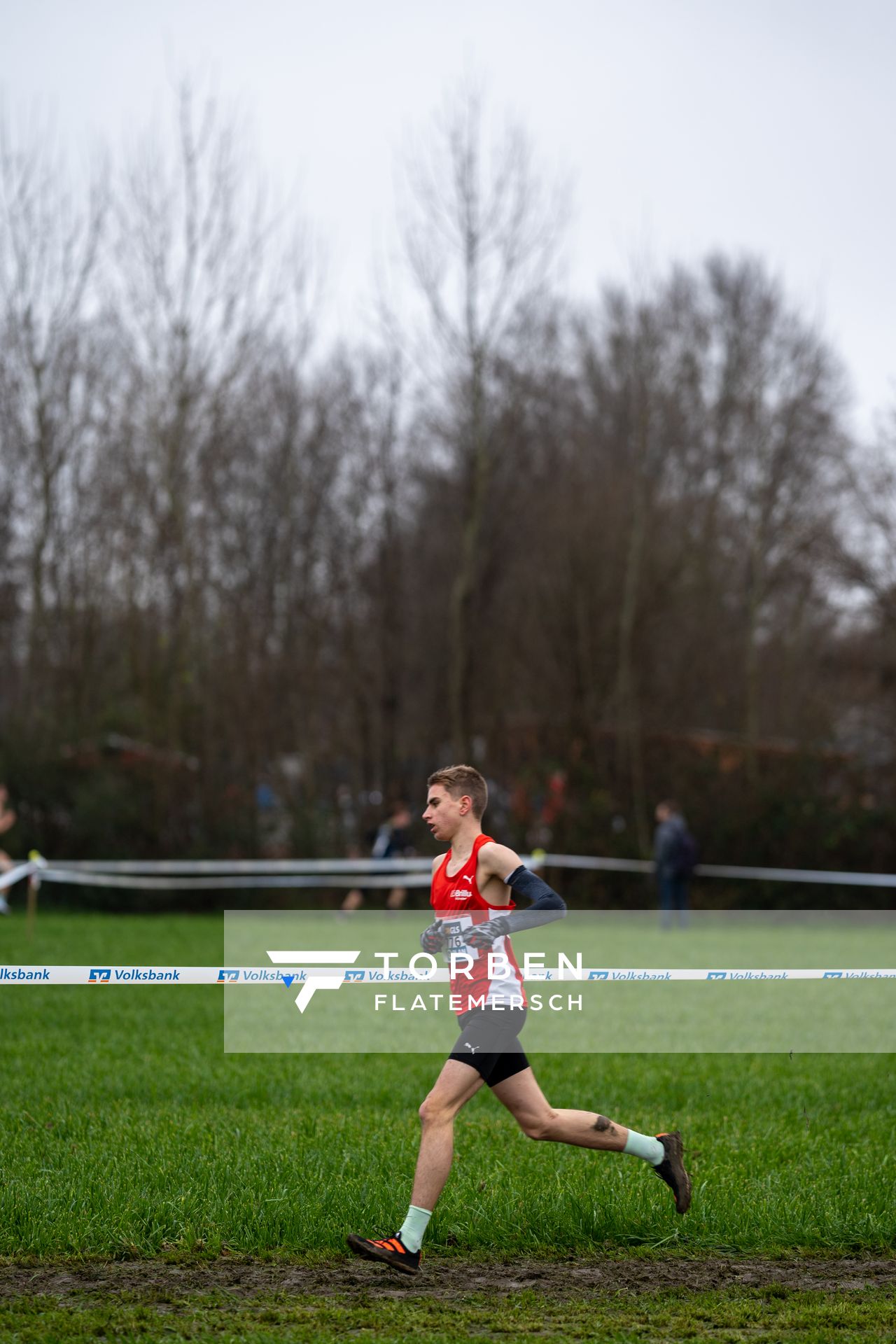 Silas Zahlten (LG Brillux Muenster) am 18.12.2021 waehrend der deutschen Cross Meisterschaft 2021 in Sonsbeck