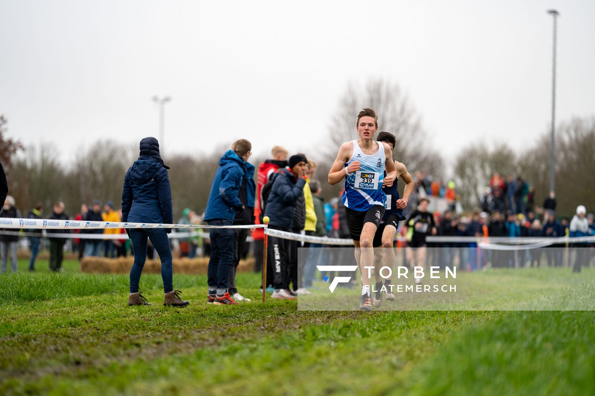 Jonas Kulgemeyer (OTB Osnabrueck) am 18.12.2021 waehrend der deutschen Cross Meisterschaft 2021 in Sonsbeck