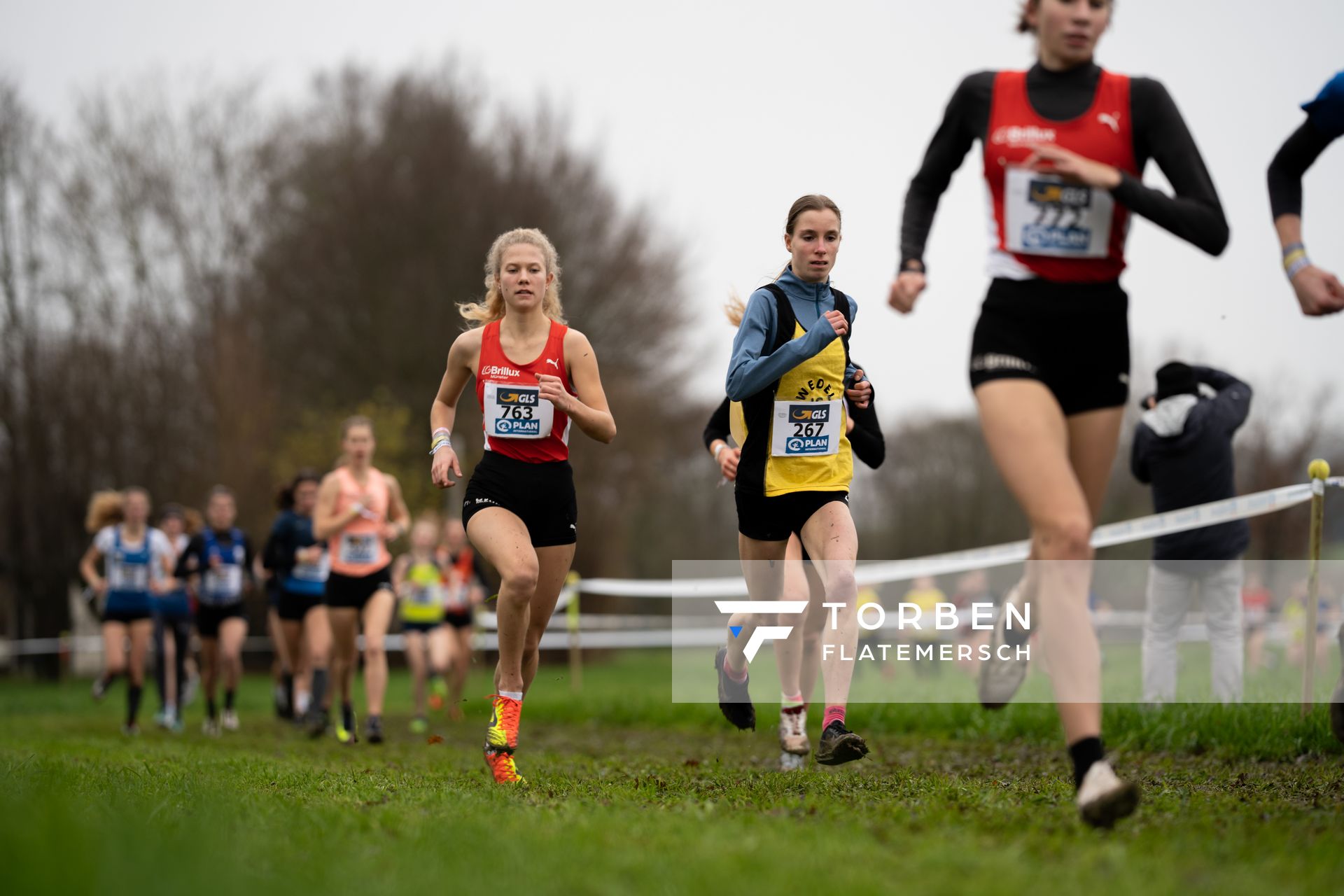 Leonie Kruse (LG Brillux Muenster) am 18.12.2021 waehrend der deutschen Cross Meisterschaft 2021 in Sonsbeck