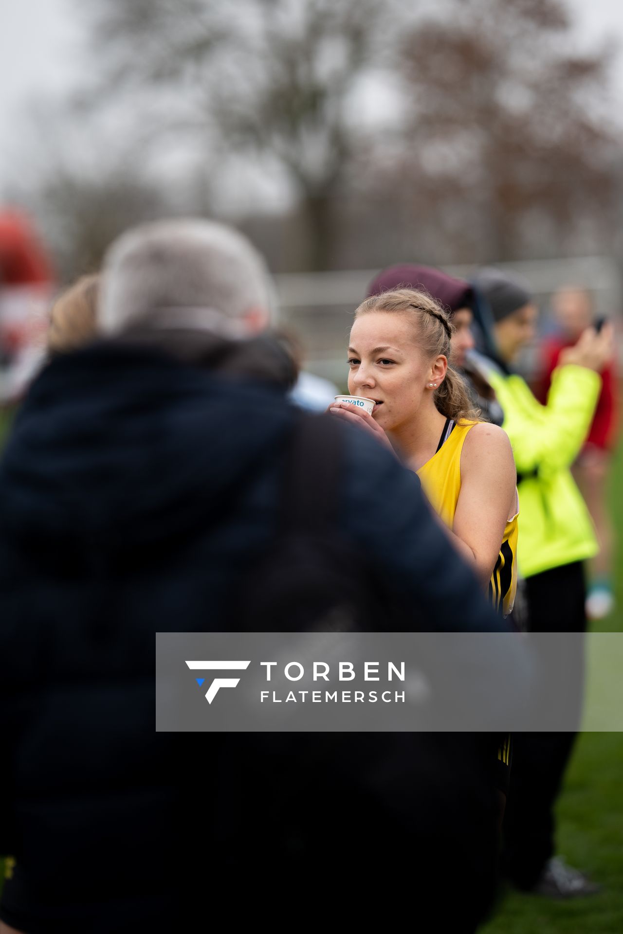 Sophie Hinrichs (VfL Loeningen) am 18.12.2021 waehrend der deutschen Cross Meisterschaft 2021 in Sonsbeck