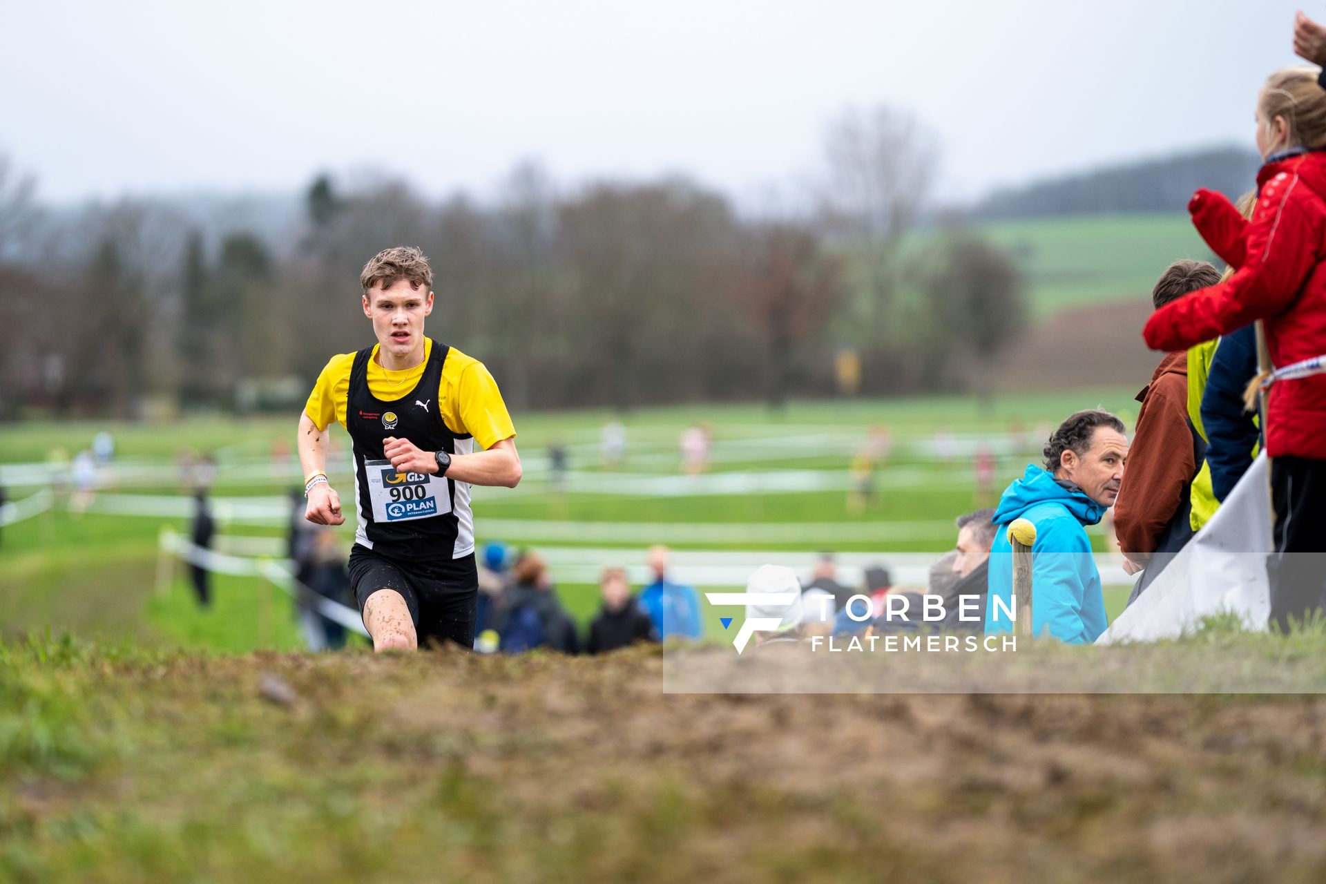 Kurt Lauer (LAZ Ludwigsburg) am 18.12.2021 waehrend der deutschen Cross Meisterschaft 2021 in Sonsbeck