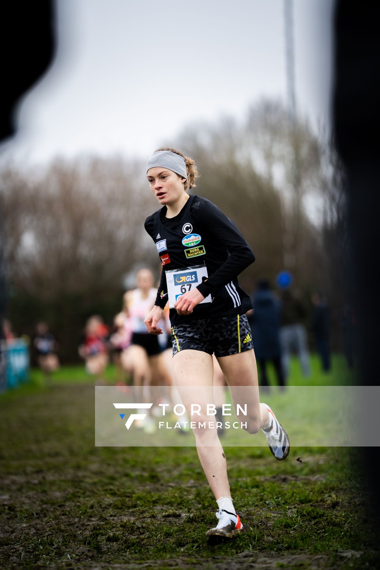 Alina Reh (SCC Berlin) am 18.12.2021 waehrend der deutschen Cross Meisterschaft 2021 in Sonsbeck