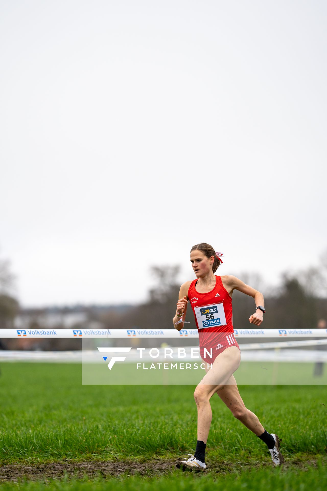 Rabea Schoeneborn (LG Nord Berlin) am 18.12.2021 waehrend der deutschen Cross Meisterschaft 2021 in Sonsbeck
