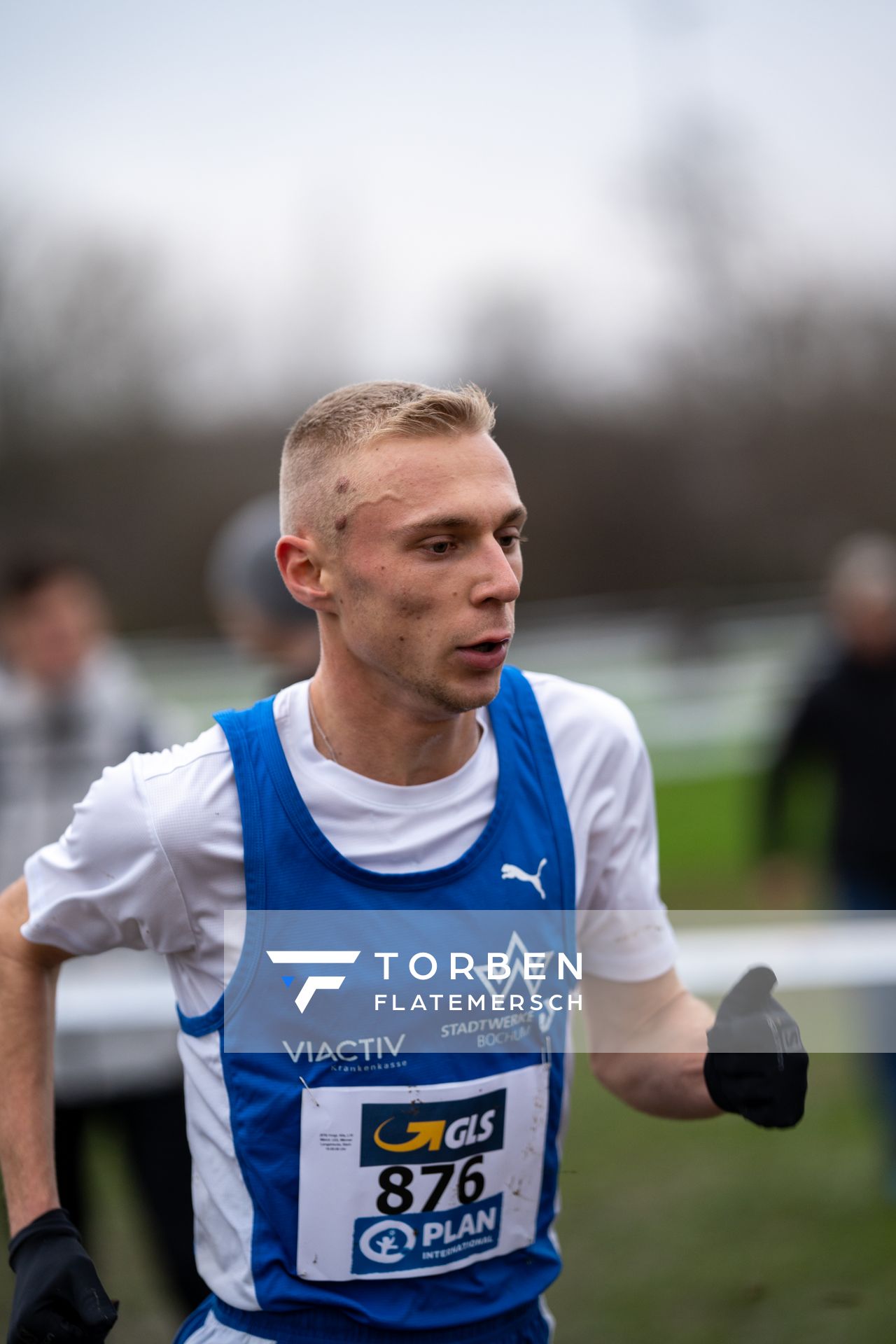 Nils Voigt (TV Wattenscheid 01) am 18.12.2021 waehrend der deutschen Cross Meisterschaft 2021 in Sonsbeck