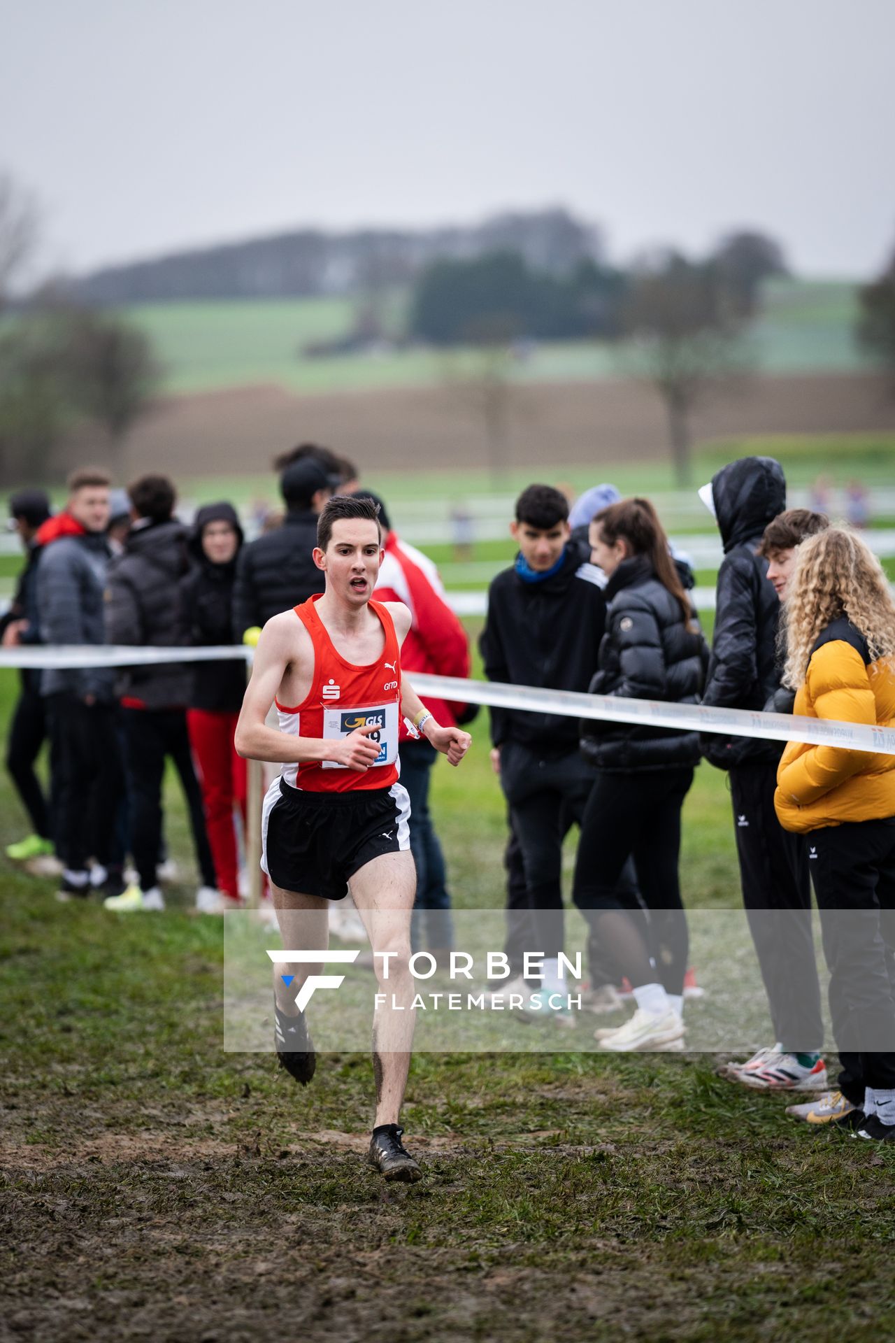 Yannick Schoenfeldt (LG Olympia Dortmund) am 18.12.2021 waehrend der deutschen Cross Meisterschaft 2021 in Sonsbeck