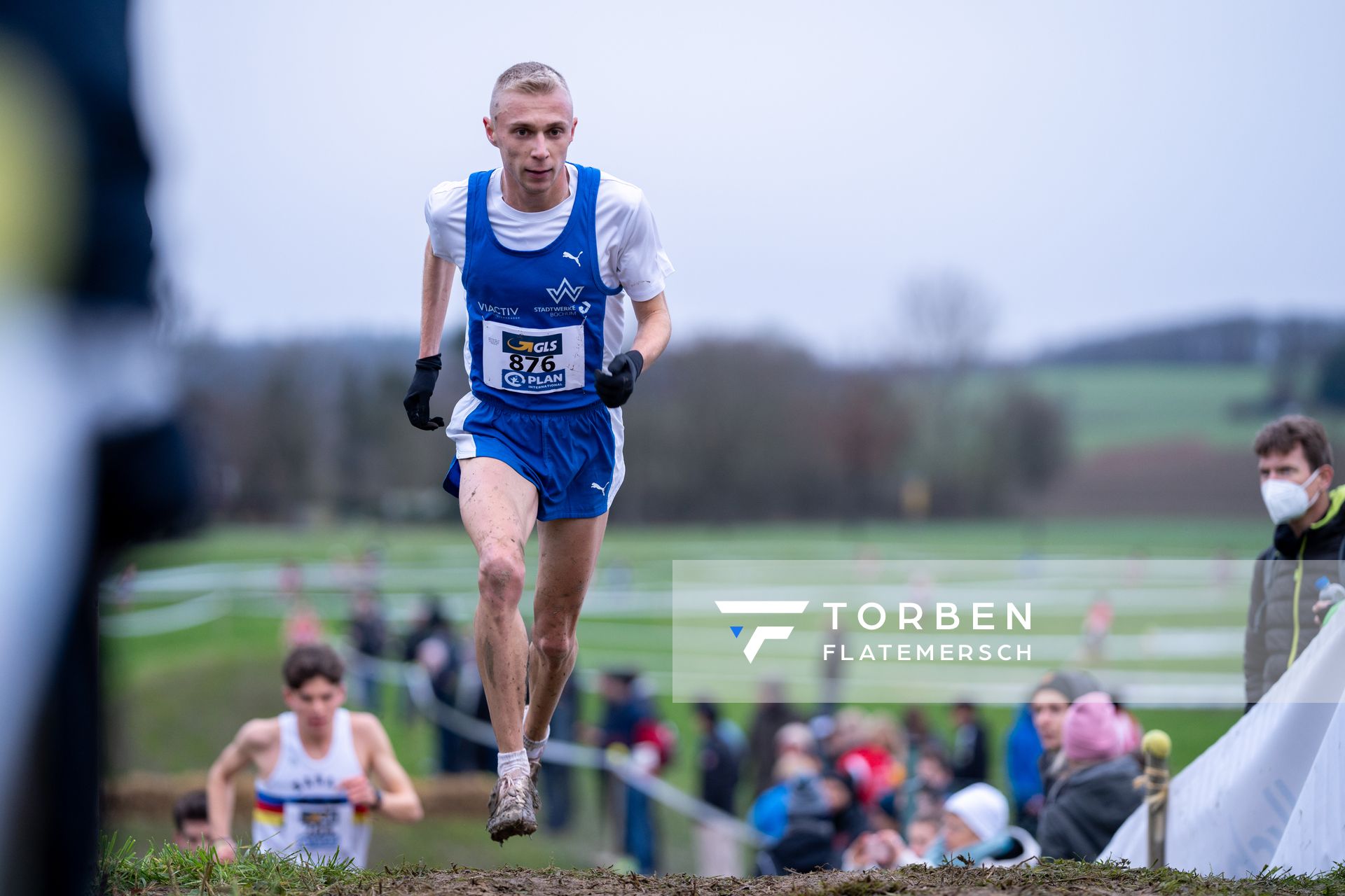 Nils Voigt (TV Wattenscheid 01) am 18.12.2021 waehrend der deutschen Cross Meisterschaft 2021 in Sonsbeck