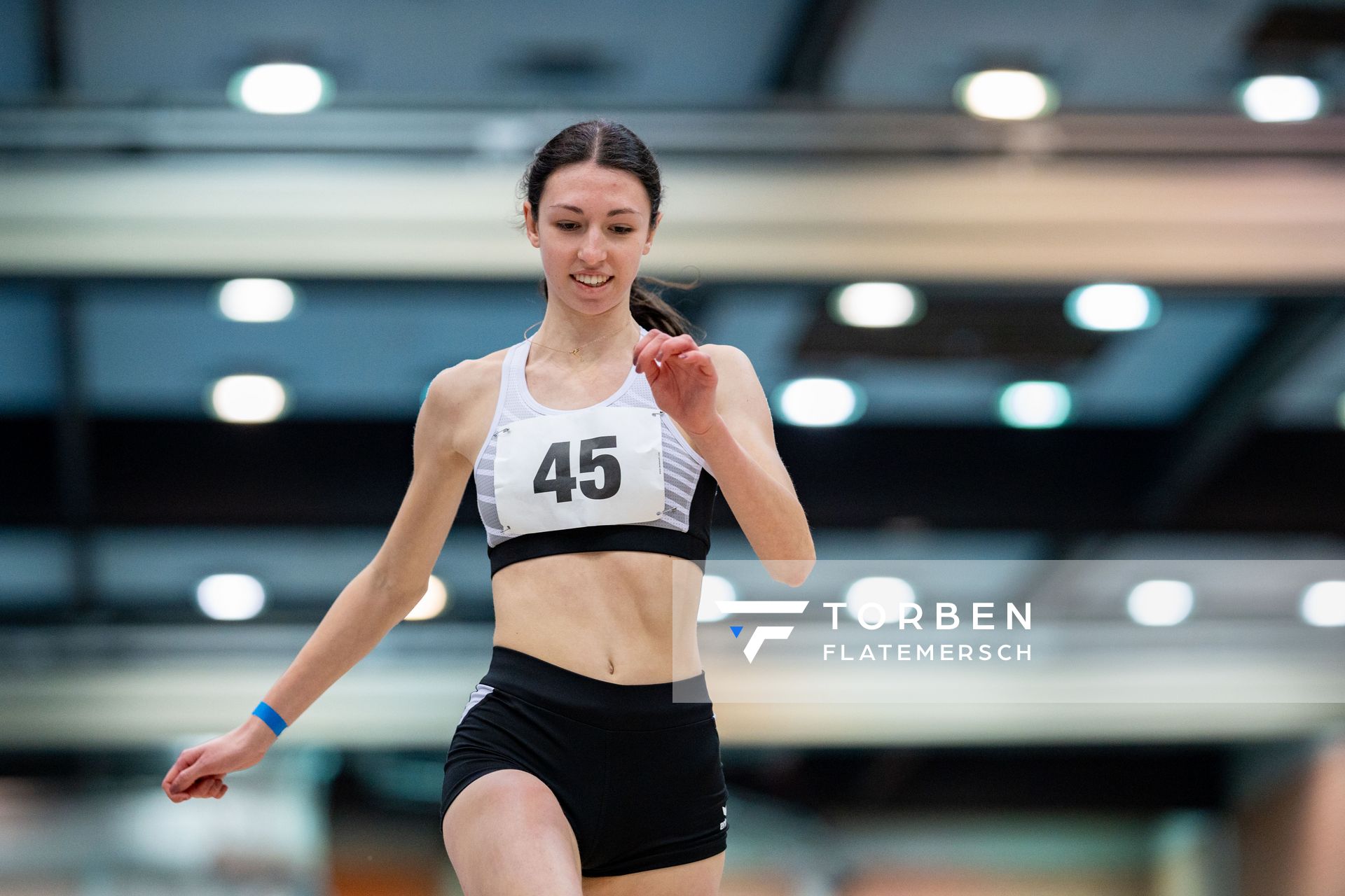 Sophia Ludwig (Hannover 96); Niedersaechsische Hallenmeisterschaften am 22.01.2022 in der Leichtathletikhalle im Sportleistungszentrum Hannover