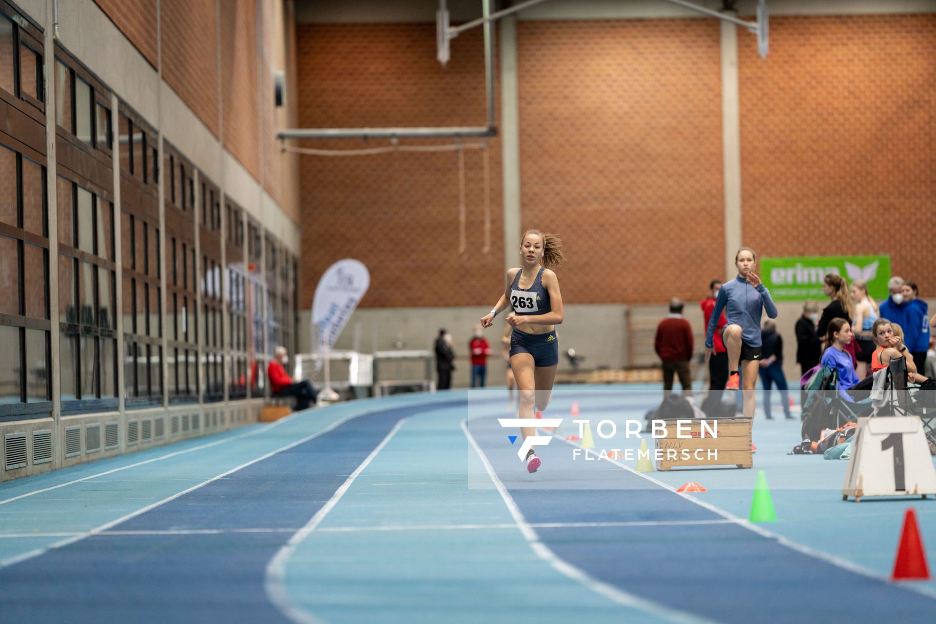 Carolin Hinrichs (VfL Loeningen); Niedersaechsische Hallenmeisterschaften am 22.01.2022 in der Leichtathletikhalle im Sportleistungszentrum Hannover