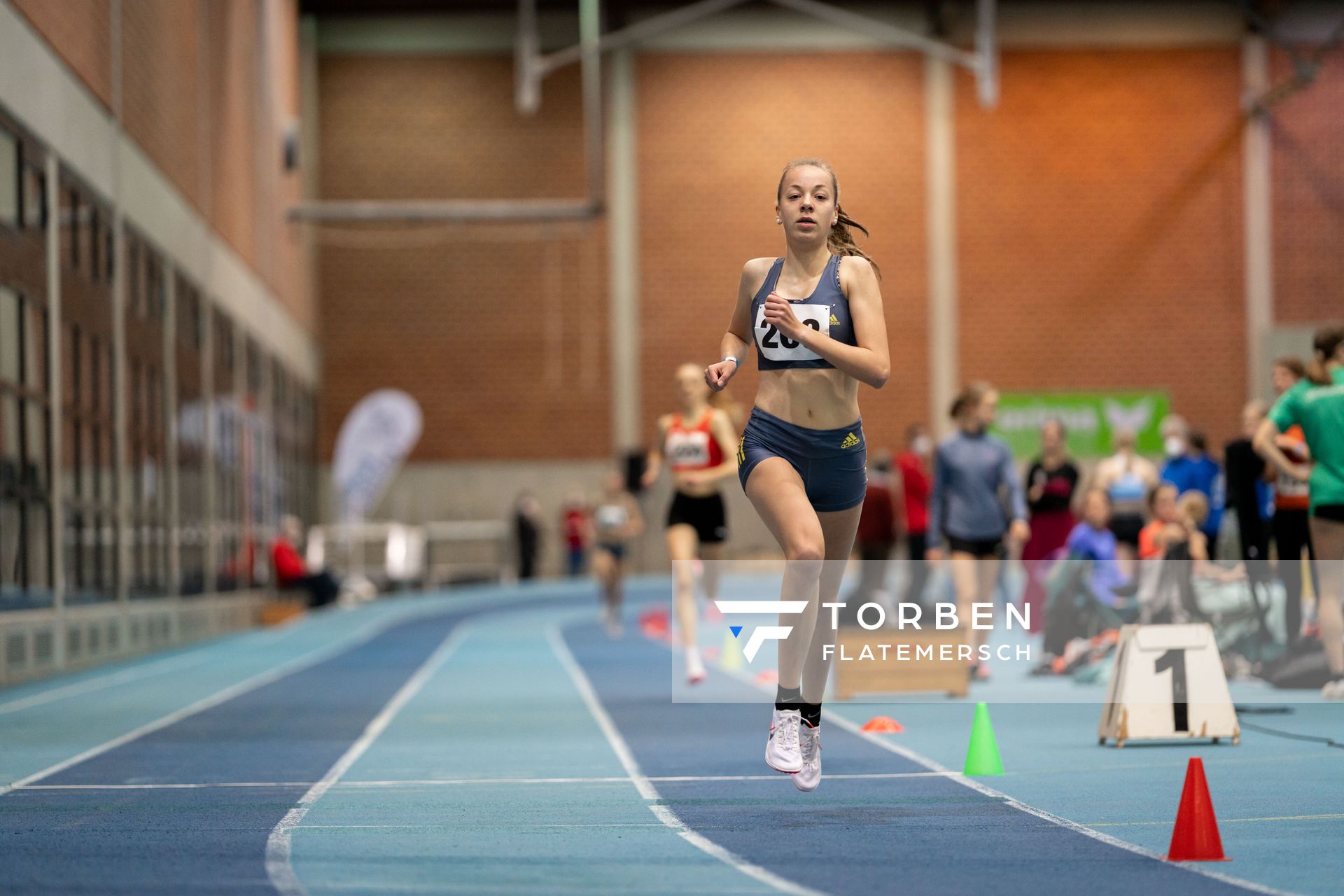 Carolin Hinrichs (VfL Loeningen); Niedersaechsische Hallenmeisterschaften am 22.01.2022 in der Leichtathletikhalle im Sportleistungszentrum Hannover