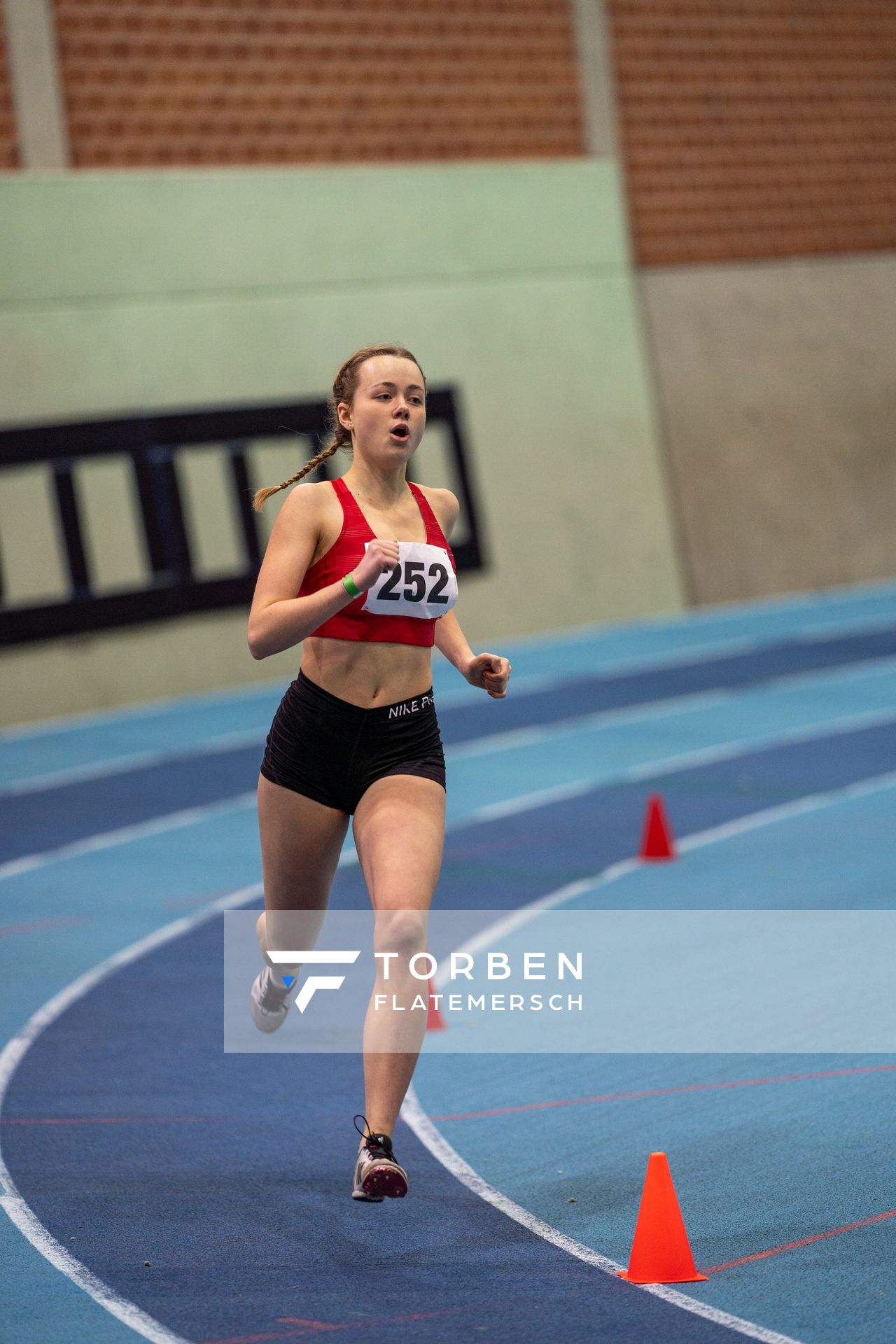 Charlotte Pauline Lehmann (VfL Eintracht Hannover); Niedersaechsische Hallenmeisterschaften am 23.01.2022 in der Leichtathletikhalle im Sportleistungszentrum Hannover