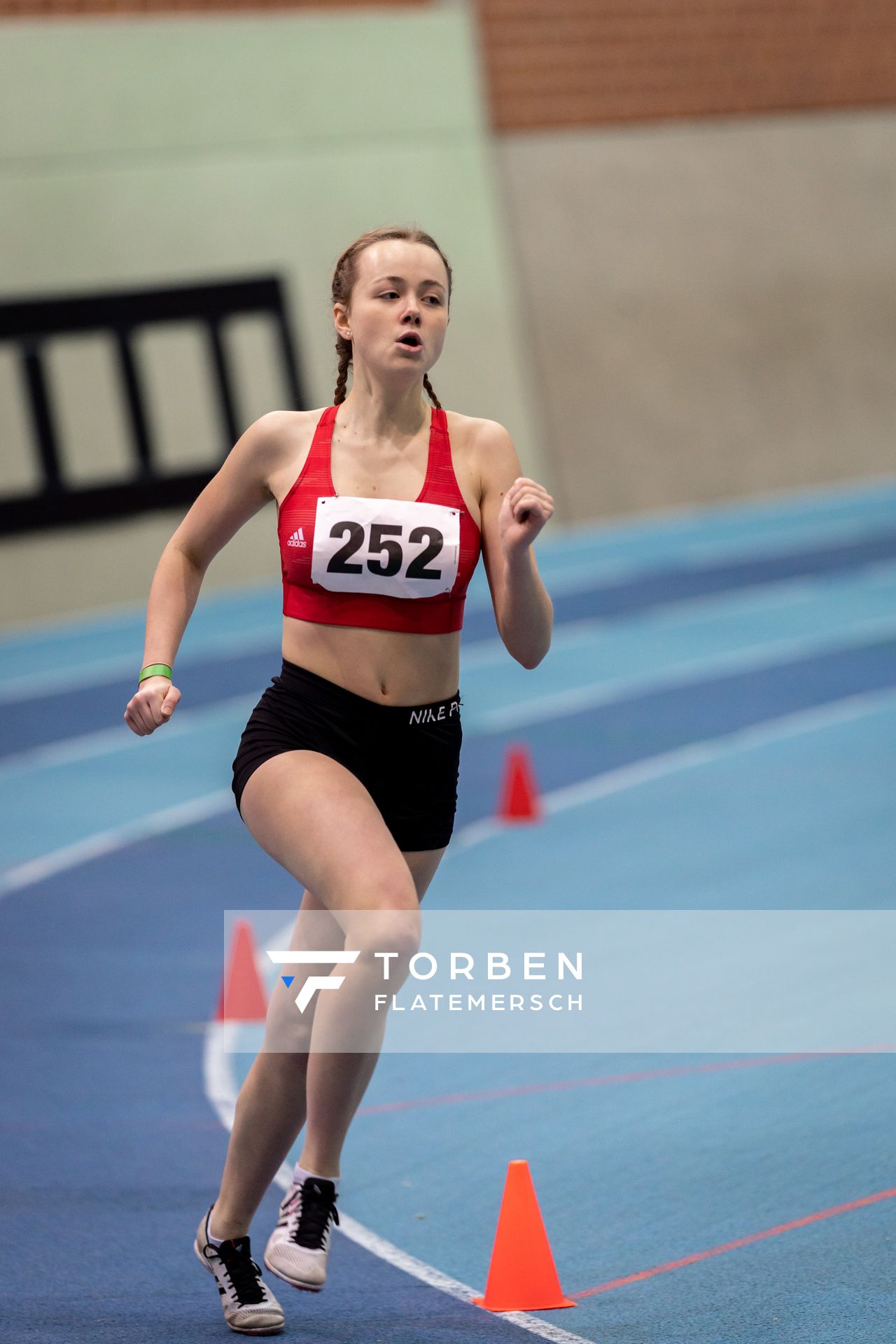 Charlotte Pauline Lehmann (VfL Eintracht Hannover); Niedersaechsische Hallenmeisterschaften am 23.01.2022 in der Leichtathletikhalle im Sportleistungszentrum Hannover