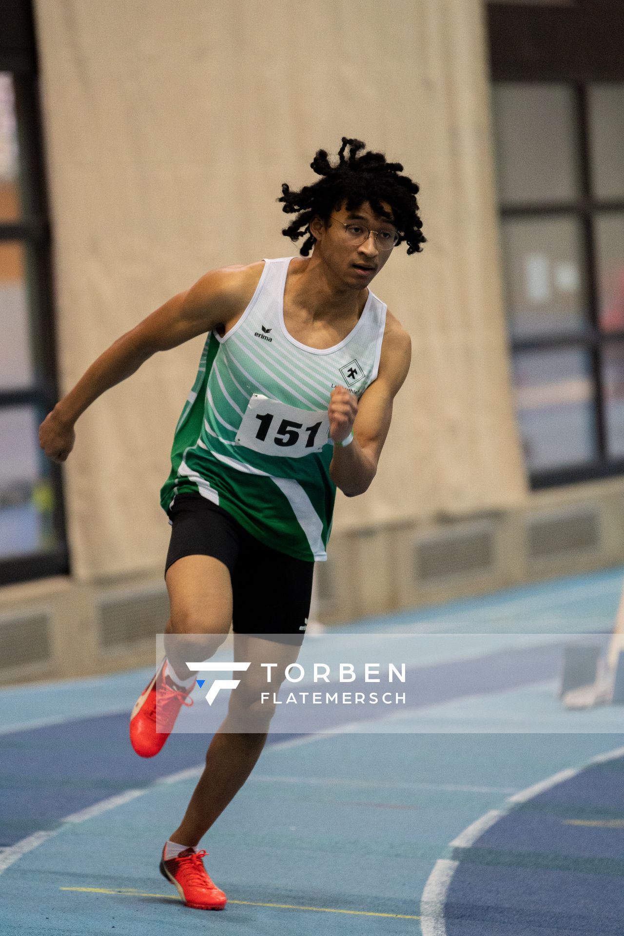 Nelson Udoh (SFN Vechta); Niedersaechsische Hallenmeisterschaften am 23.01.2022 in der Leichtathletikhalle im Sportleistungszentrum Hannover