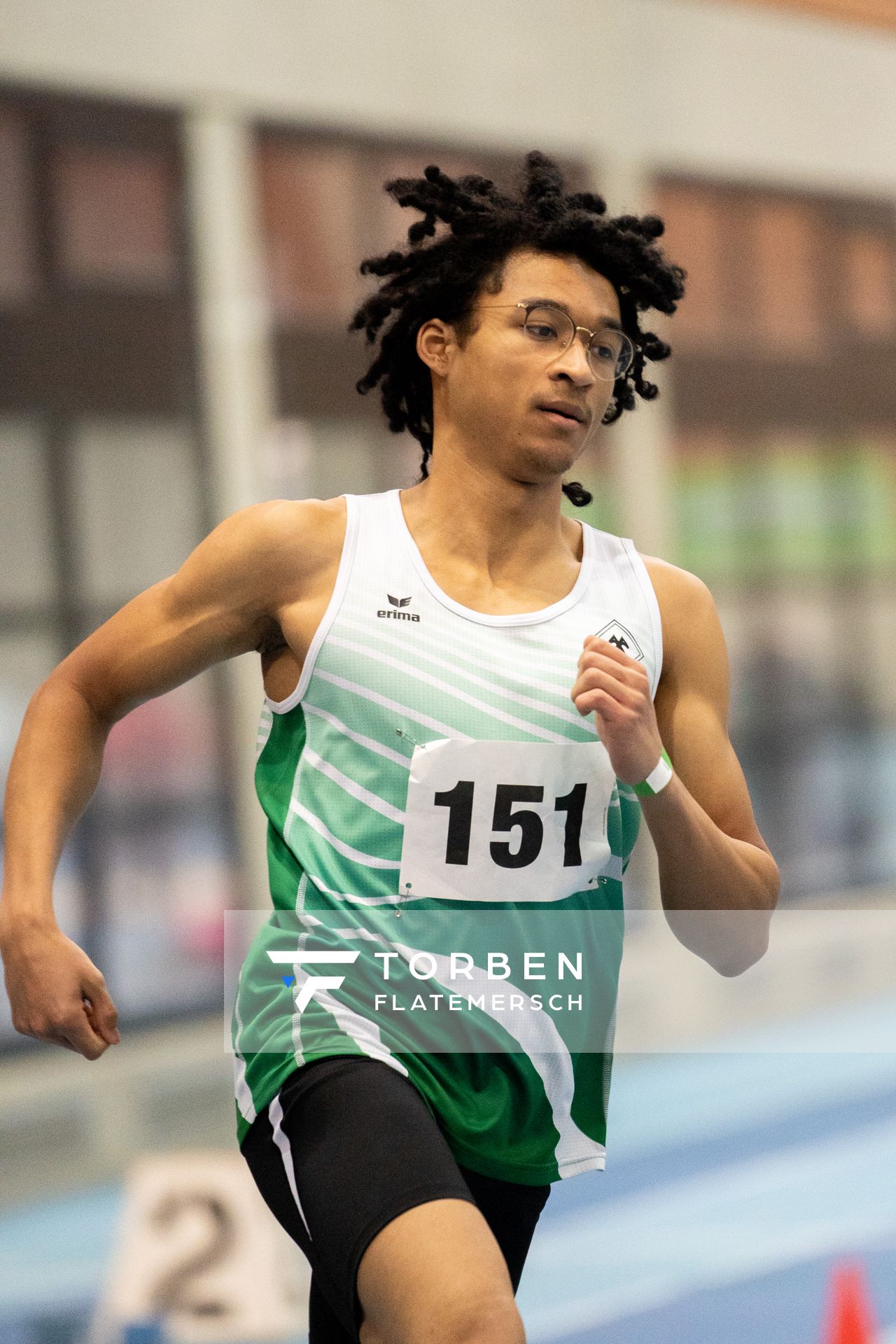 Nelson Udoh (SFN Vechta); Niedersaechsische Hallenmeisterschaften am 23.01.2022 in der Leichtathletikhalle im Sportleistungszentrum Hannover