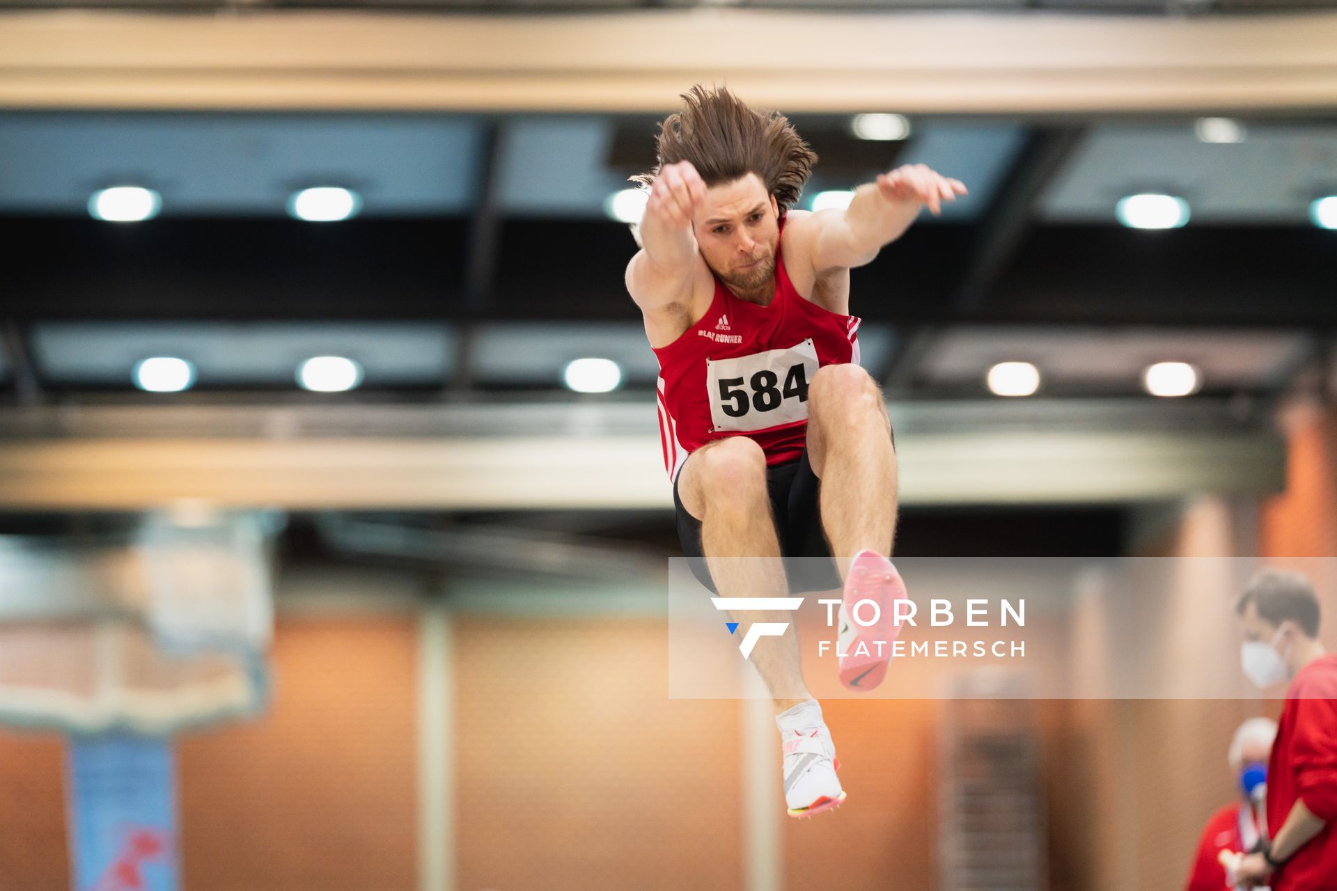 Maximilian Gilde (VfL Eintracht Hannover) bei den niedersaechsischen Hallenmeisterschaften am 05.02.2022 in der Leichtathletikhalle im Sportleistungszentrum Hannover