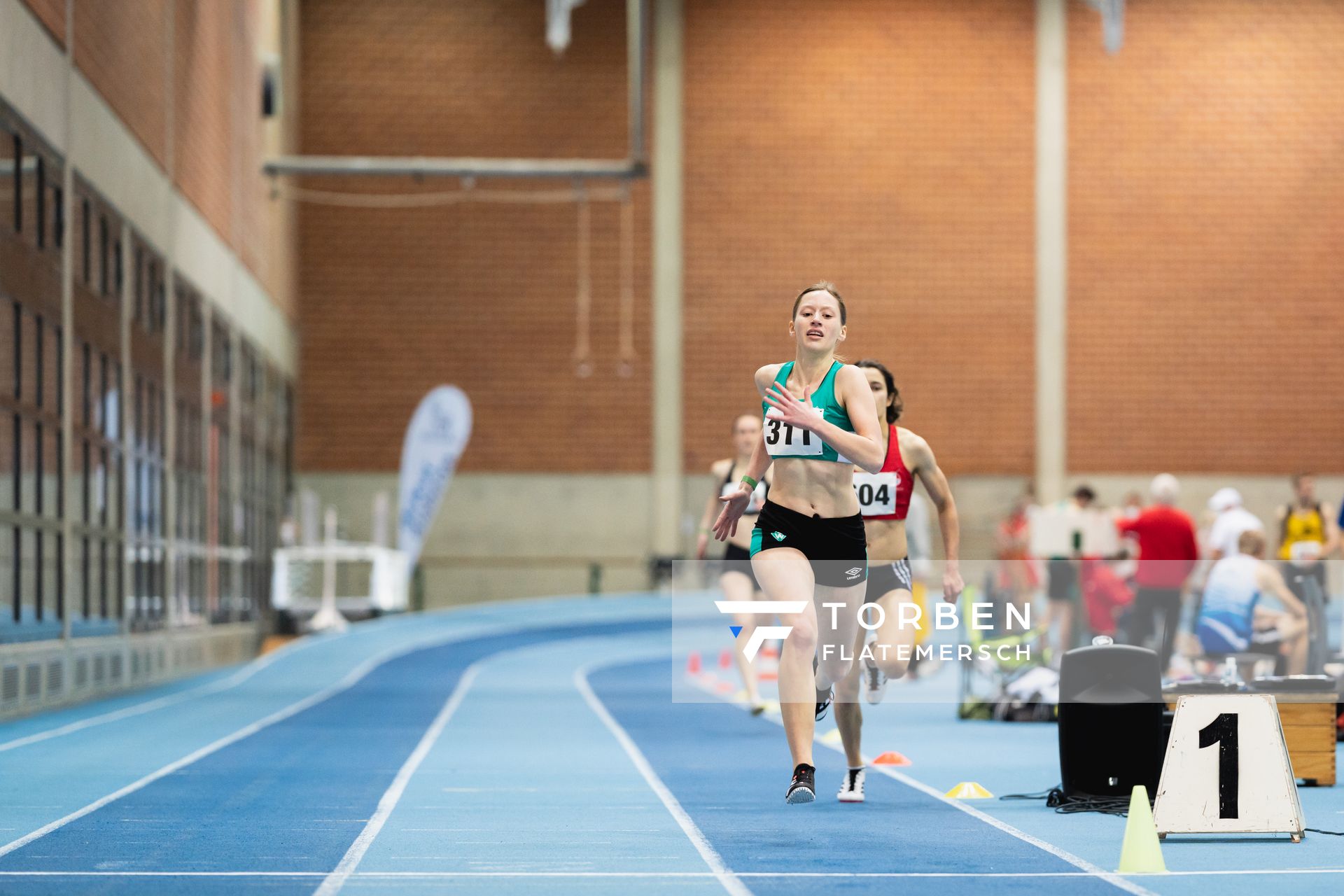 Anna Kremming (SV Werder Bremen) bei den niedersaechsischen Hallenmeisterschaften am 05.02.2022 in der Leichtathletikhalle im Sportleistungszentrum Hannover