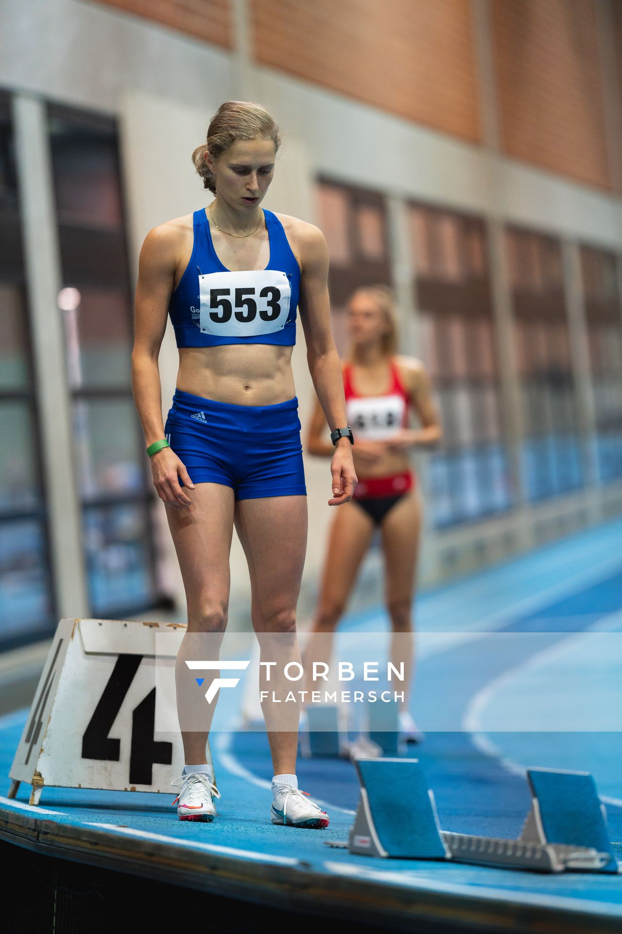 Laura Glaesner (TSV Germania Helmstedt) bei den niedersaechsischen Hallenmeisterschaften am 05.02.2022 in der Leichtathletikhalle im Sportleistungszentrum Hannover