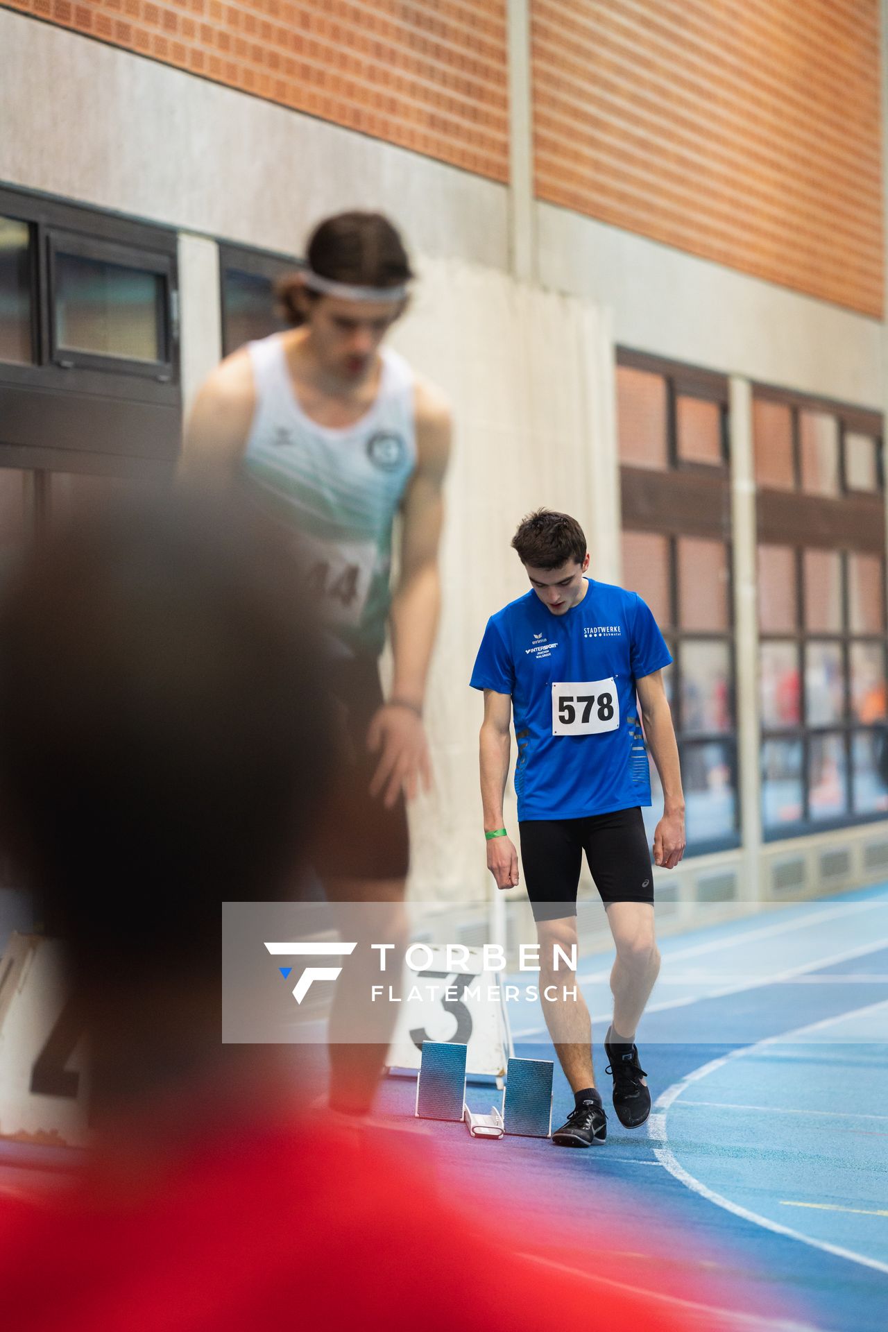 Laurenz Badenhop (TV Jahn Walsrode) ueber 400m bei den niedersaechsischen Hallenmeisterschaften am 05.02.2022 in der Leichtathletikhalle im Sportleistungszentrum Hannover