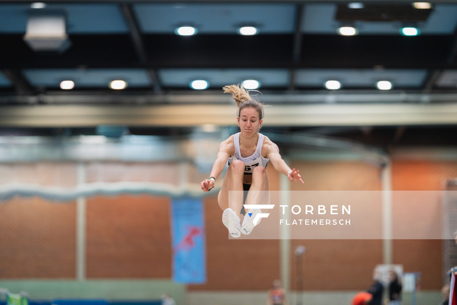 Emily Pischke (Hannover 96) bei den niedersaechsischen Hallenmeisterschaften am 05.02.2022 in der Leichtathletikhalle im Sportleistungszentrum Hannover