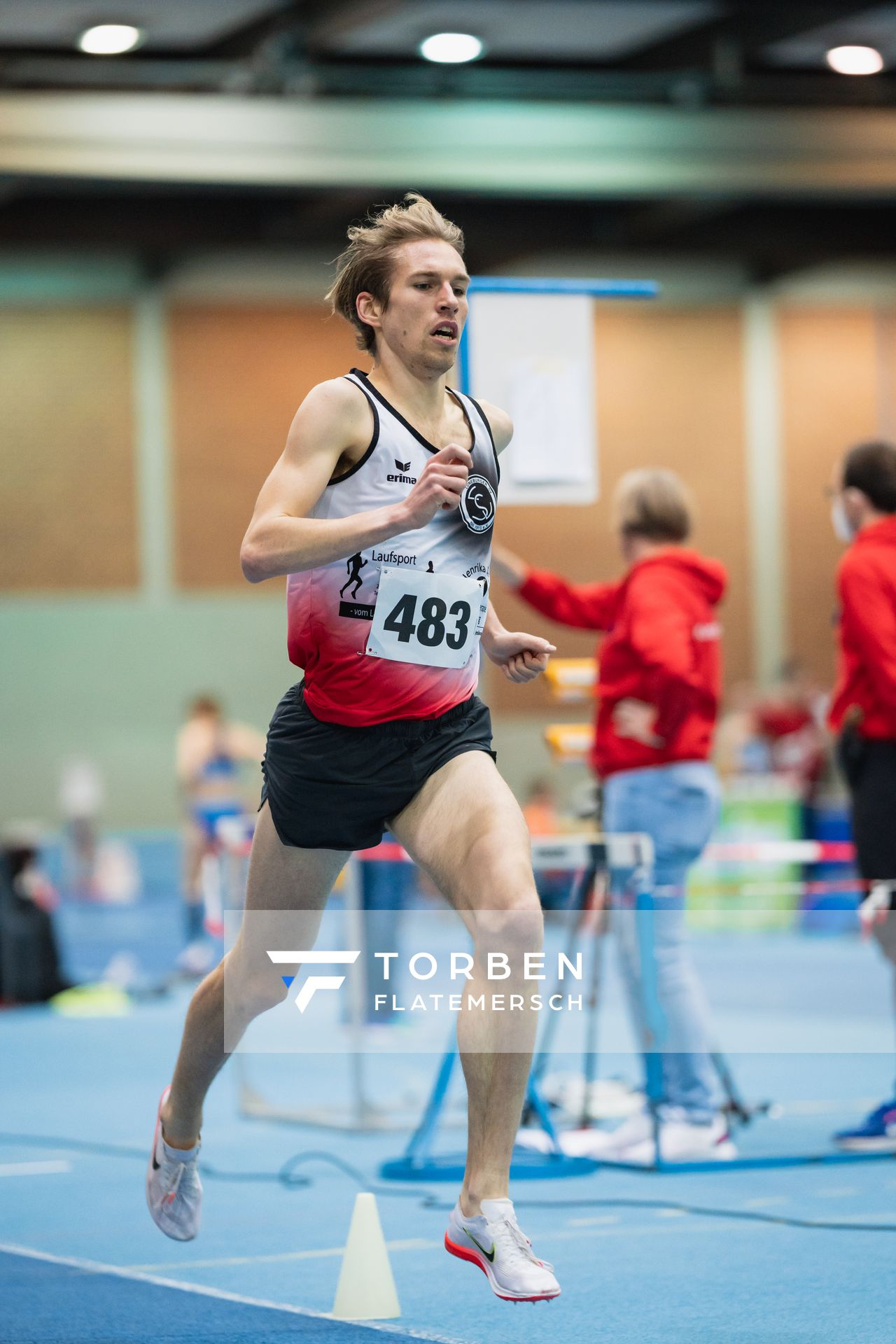 Mattis Dietrich (Lueneburger SV) bei den niedersaechsischen Hallenmeisterschaften am 05.02.2022 in der Leichtathletikhalle im Sportleistungszentrum Hannover