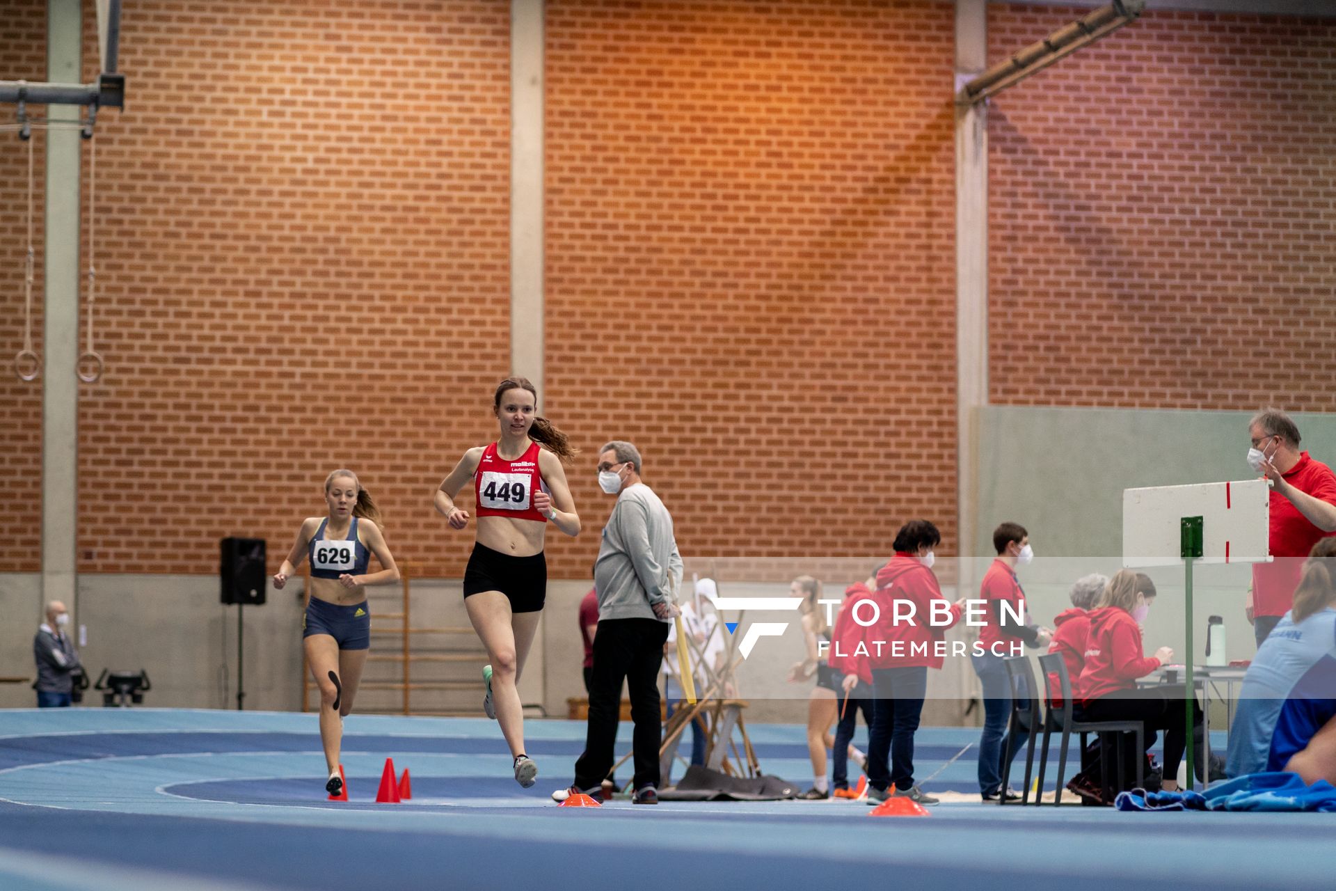 Nina Gruendel (LG Osnabrueck) bei den niedersaechsischen Hallenmeisterschaften am 05.02.2022 in der Leichtathletikhalle im Sportleistungszentrum Hannover