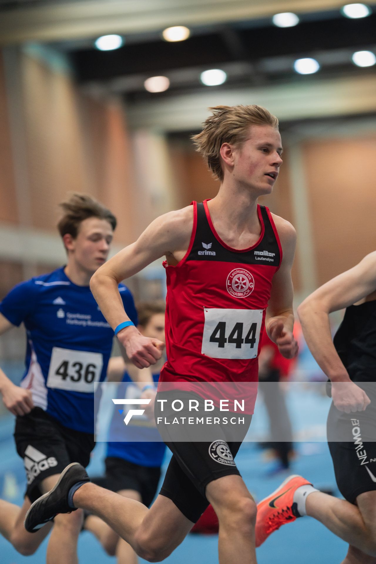 Mika Pikutzki (LG Osnabrueck) bei den niedersaechsischen Hallenmeisterschaften am 06.02.2022 in der Leichtathletikhalle im Sportleistungszentrum Hannover