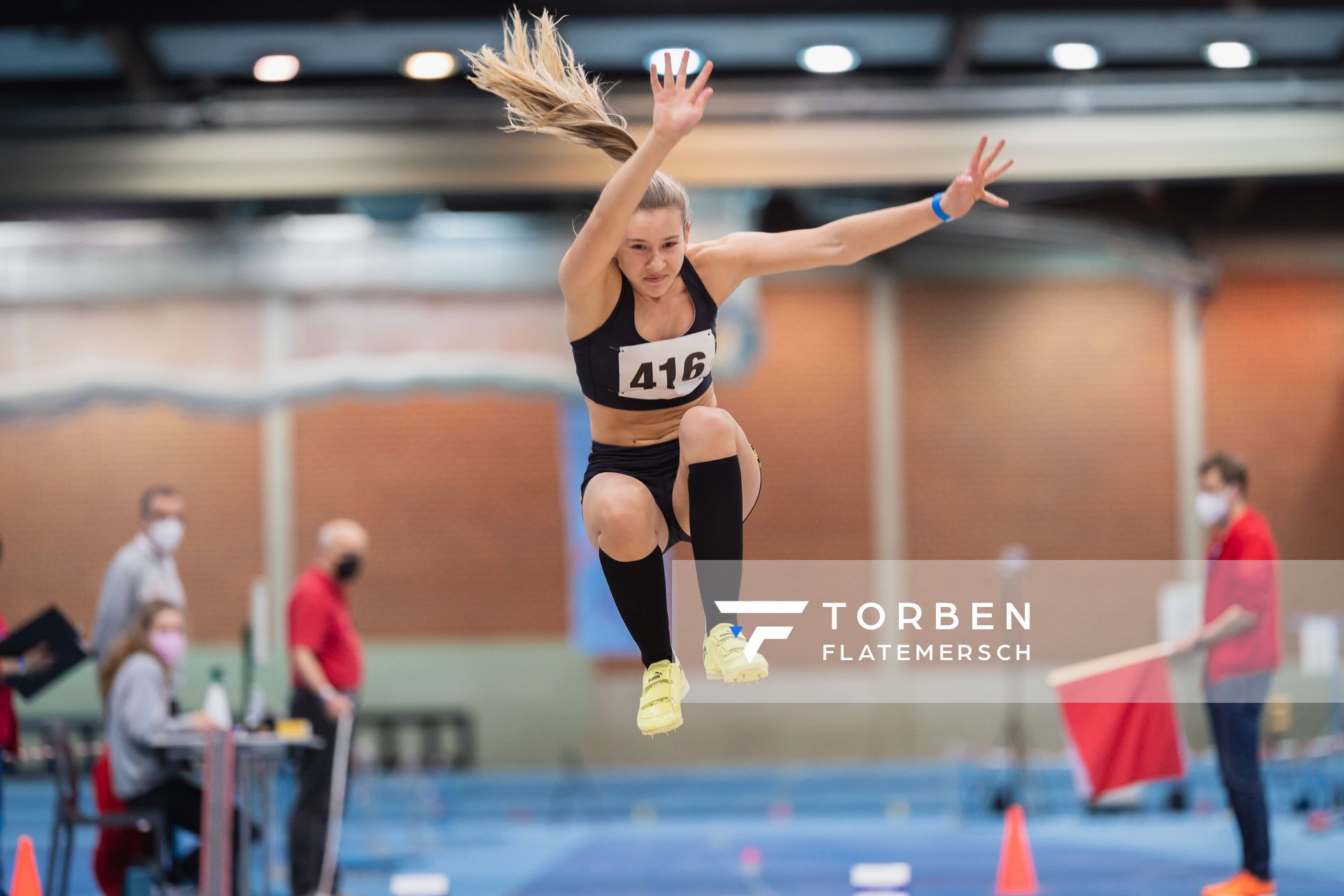 Julia Kellner (LG Goettingen) im Dreisprung bei den niedersaechsischen Hallenmeisterschaften am 06.02.2022 in der Leichtathletikhalle im Sportleistungszentrum Hannover