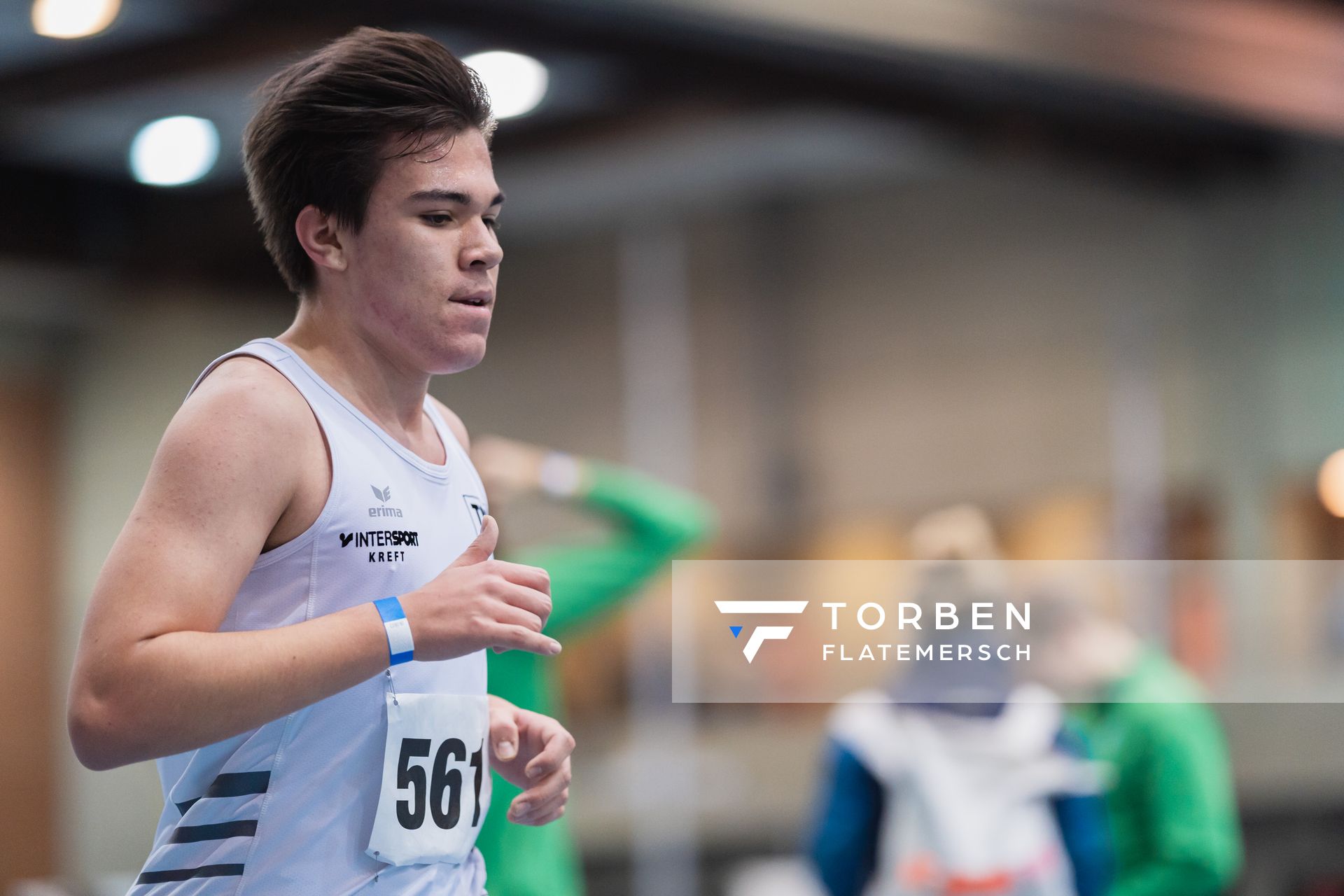 Niklas Wolfgang Sepehri (TSV Neustadt) bei den niedersaechsischen Hallenmeisterschaften am 06.02.2022 in der Leichtathletikhalle im Sportleistungszentrum Hannover