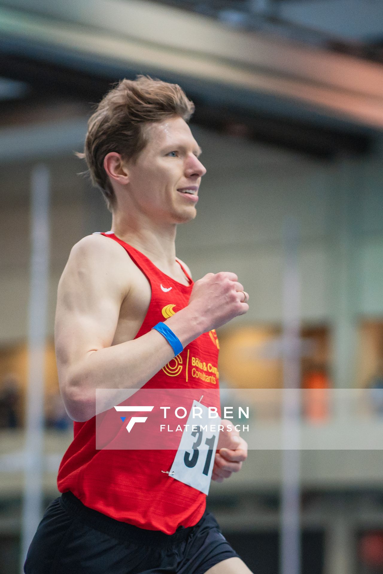 Kilian Froehlich (Braunschweiger Laufclub) bei den niedersaechsischen Hallenmeisterschaften am 06.02.2022 in der Leichtathletikhalle im Sportleistungszentrum Hannover