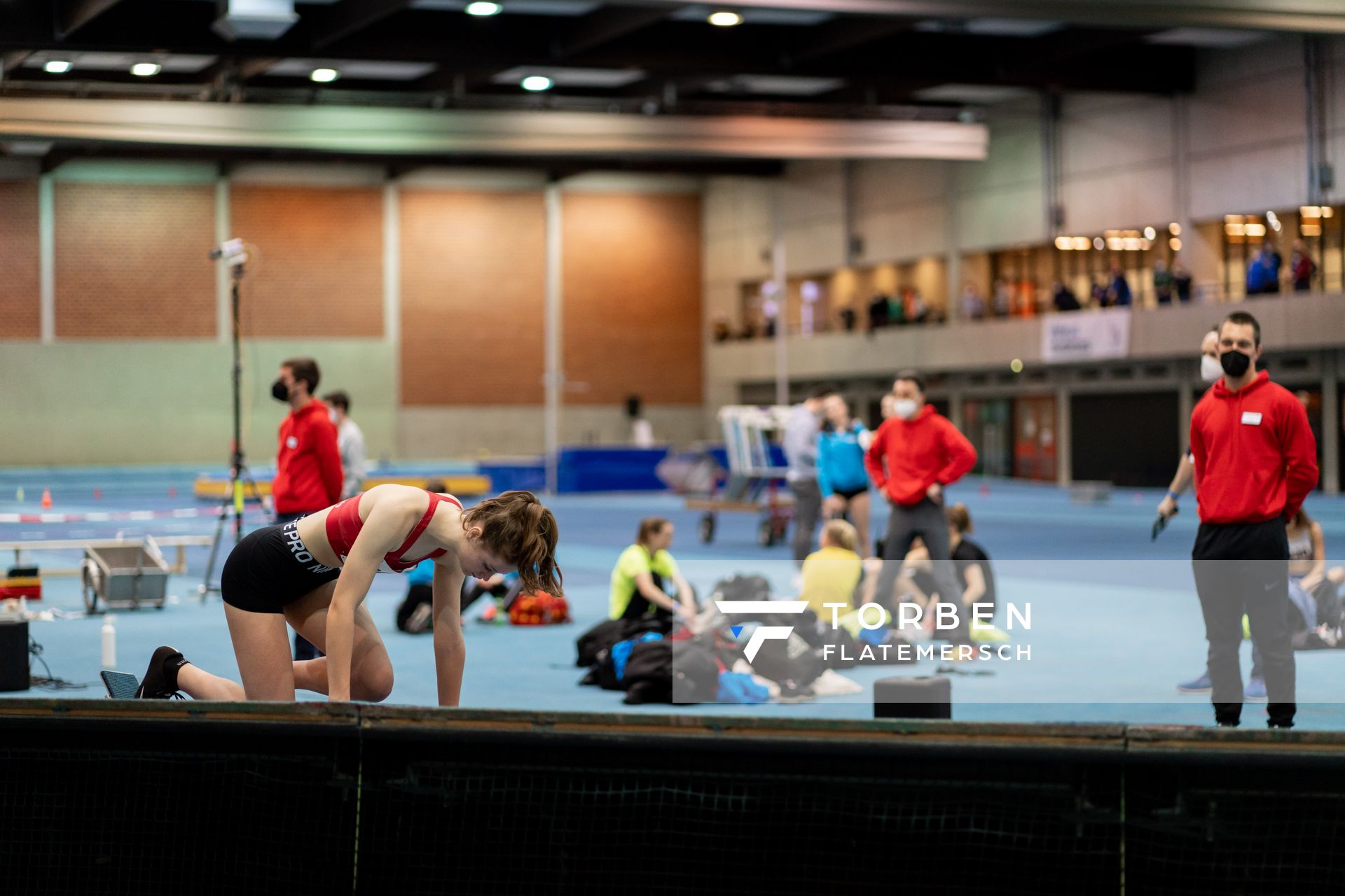 Lina Stolle (LG Braunschweig) bei den niedersaechsischen Hallenmeisterschaften am 06.02.2022 in der Leichtathletikhalle im Sportleistungszentrum Hannover