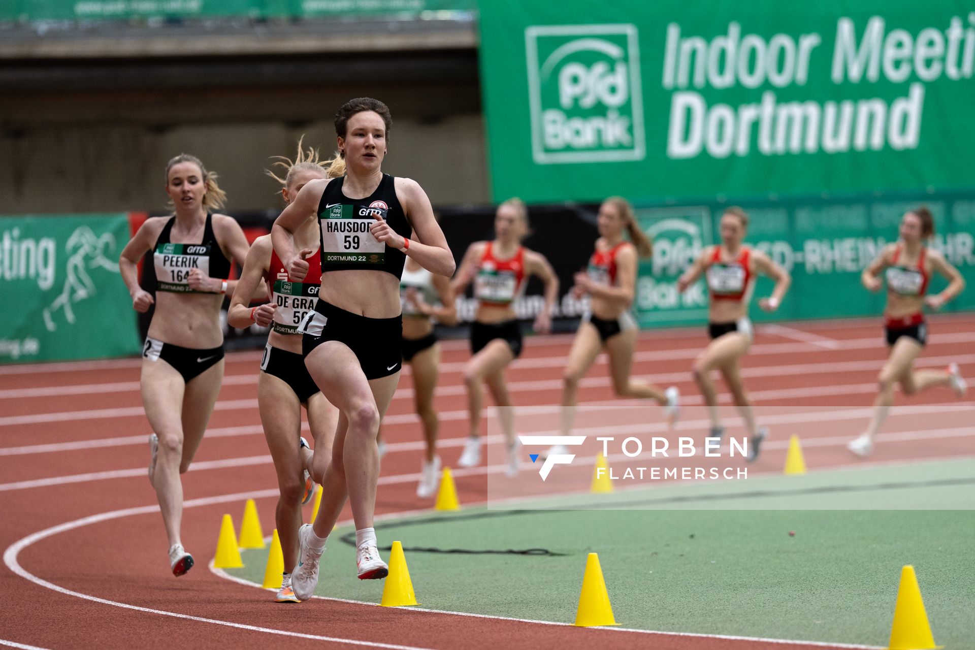 Lisa Hausdorf (Eintracht Frankfurt e.V.) ueber 1500m am 12.02.2022 beim PSD Bank Indoor Meeting in der Helmut-Körnig-Halle in Dortmund