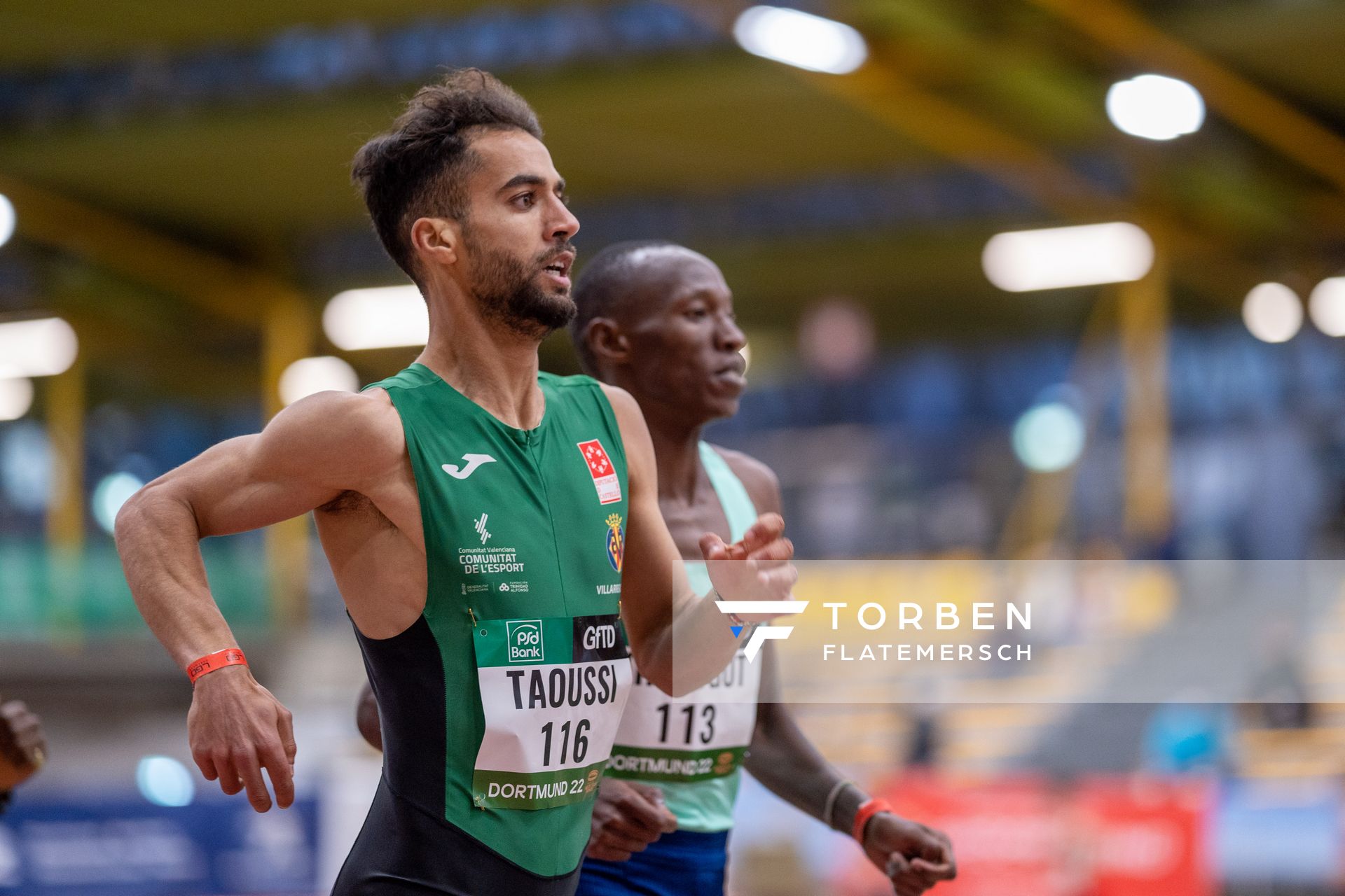 Youssef Taoussi (Spanien) ueber 1500m am 12.02.2022 beim PSD Bank Indoor Meeting in der Helmut-Körnig-Halle in Dortmund