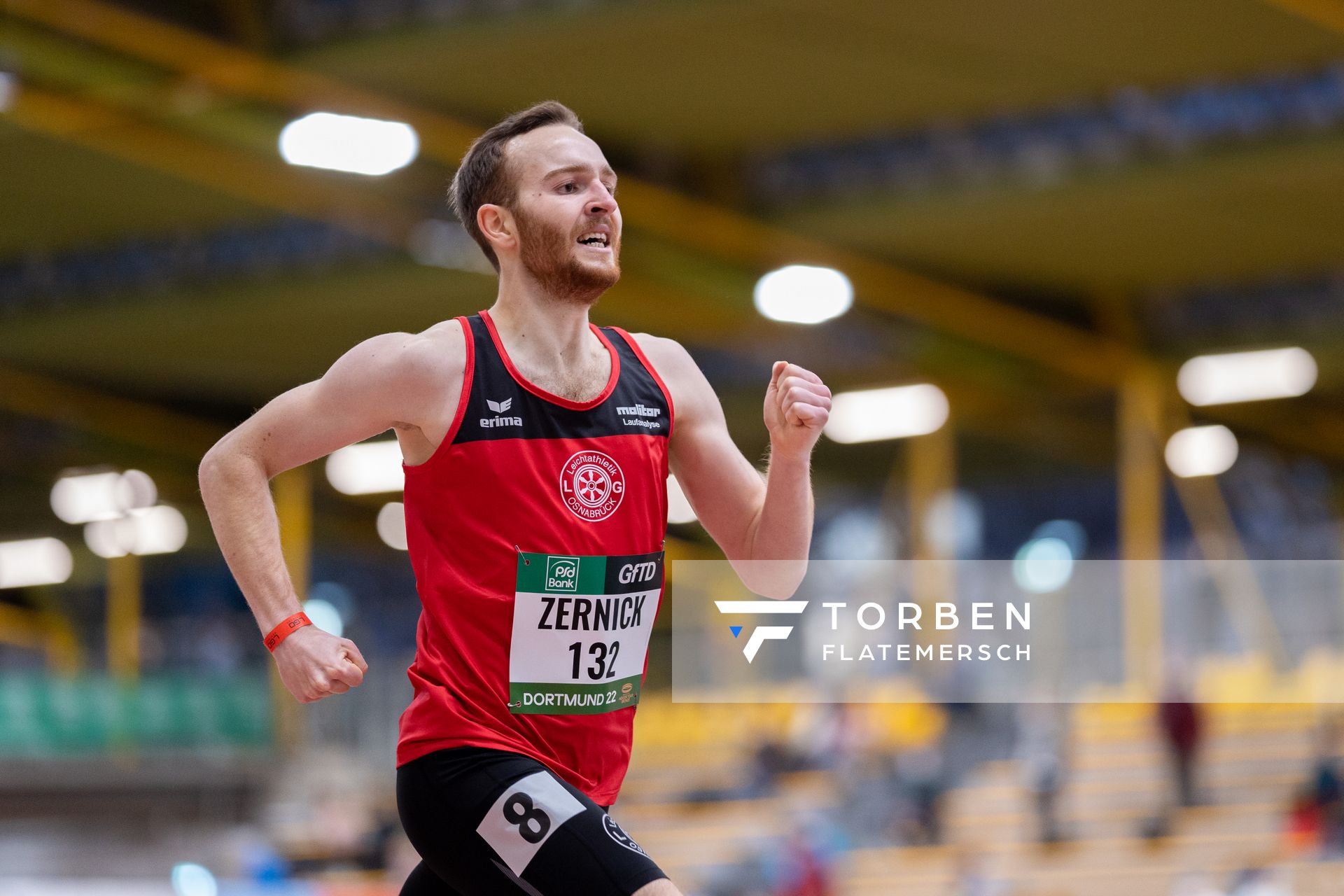 Robin Zernick (LG Osnabrueck) ueber 1500m am 12.02.2022 beim PSD Bank Indoor Meeting in der Helmut-Körnig-Halle in Dortmund