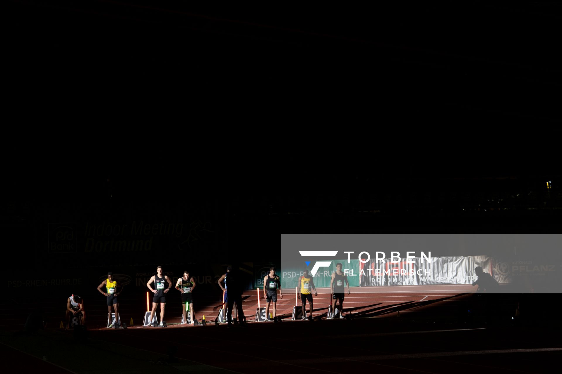 60m Finale mit Deniz Almas (VfL Wolfsburg), Eseosa Fostine Desalu (Italien), Julian Wagner (LC Top Team Thueringen), Aleksandar Askovic (LG Stadtwerke Muenchen), Lucas Ansah-Peprah (Hamburger SV), Joris van Gool (Niederlande), Sean Safo-Antwi (Ghana), Kobe Vleminckx (Belgien) am 12.02.2022 beim PSD Bank Indoor Meeting in der Helmut-Körnig-Halle in Dortmund