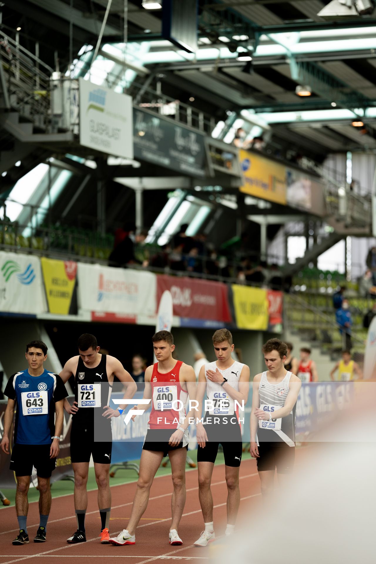 Matteo Stauss (TSV Schmiden), Finn Wollschlaeger (MTG Mannheim), Lennart Lindstrot (LG Olympia Dortmund), Silas Zahlten (LG Brillux Muenster) am 19.02.2022 waehrend der Deutsche Jugend-Hallenmeisterschaften U20 im Glaspalast in Sindelfingen