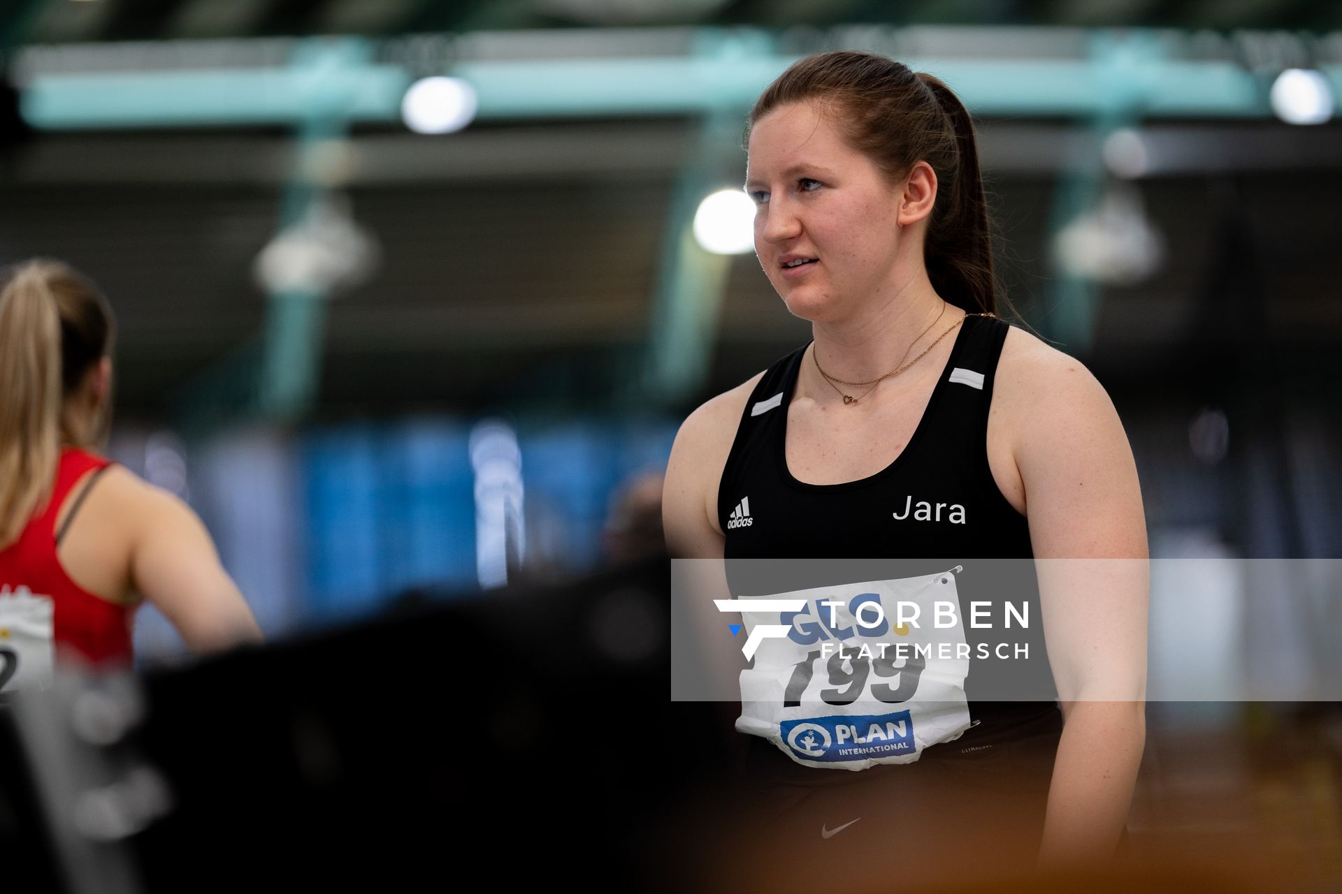 Jara Graf (LG Mittweida) beim Kugelstossen am 19.02.2022 waehrend der Deutsche Jugend-Hallenmeisterschaften U20 im Glaspalast in Sindelfingen