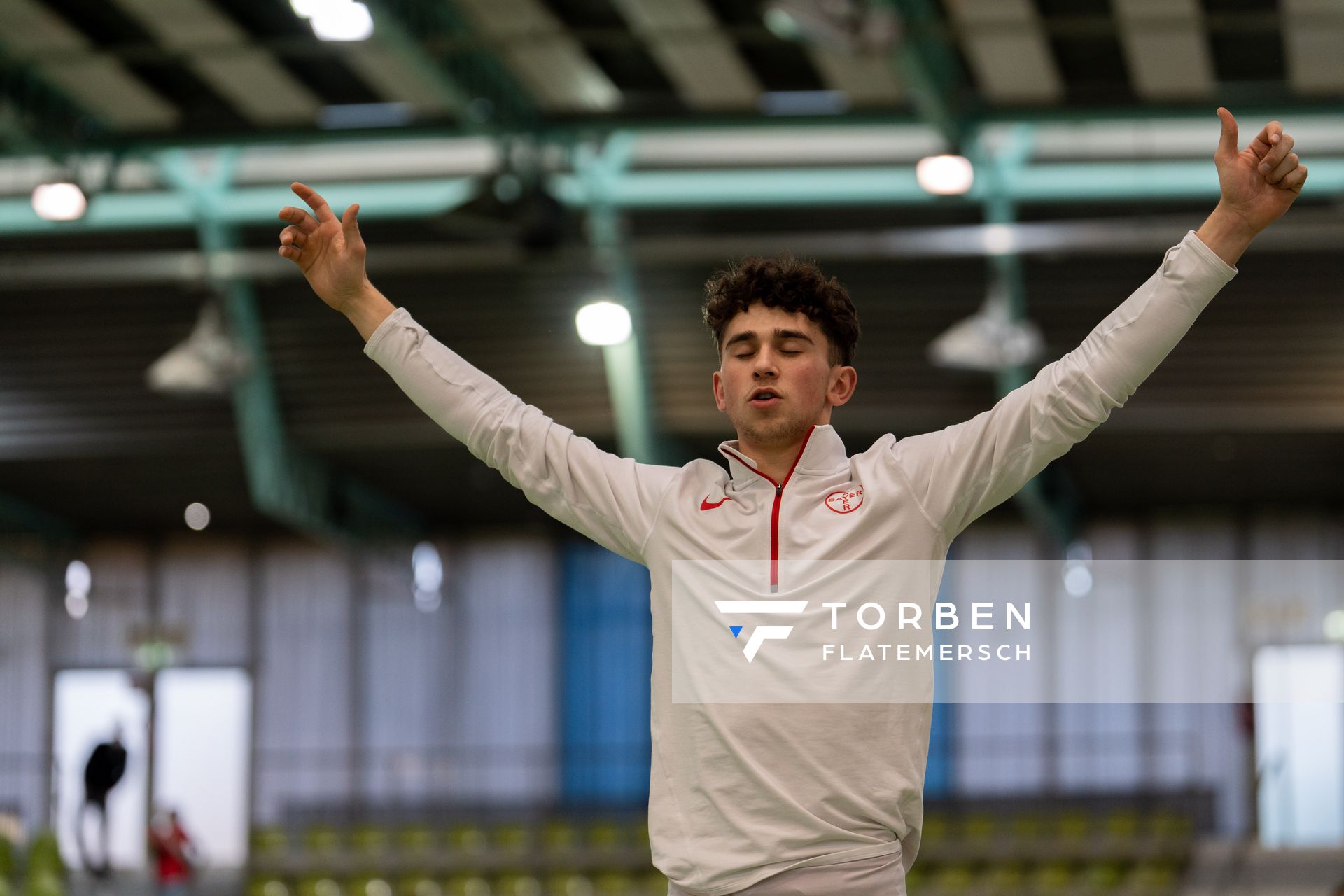 Luke Zenker (TSV Bayer 04 Leverkusen) am 19.02.2022 waehrend der Deutsche Jugend-Hallenmeisterschaften U20 im Glaspalast in Sindelfingen