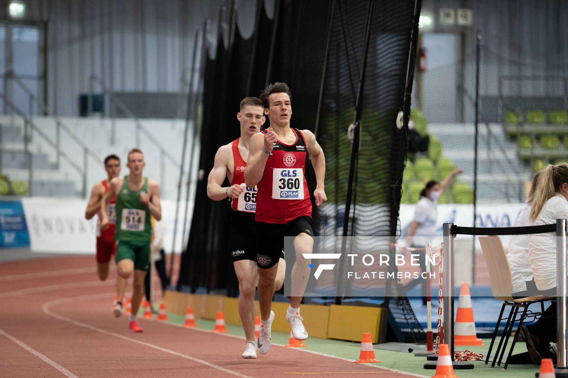 Florian Kroll (LG Osnabrueck) im 400m Vorlauf am 19.02.2022 waehrend der Deutsche Jugend-Hallenmeisterschaften U20 im Glaspalast in Sindelfingen