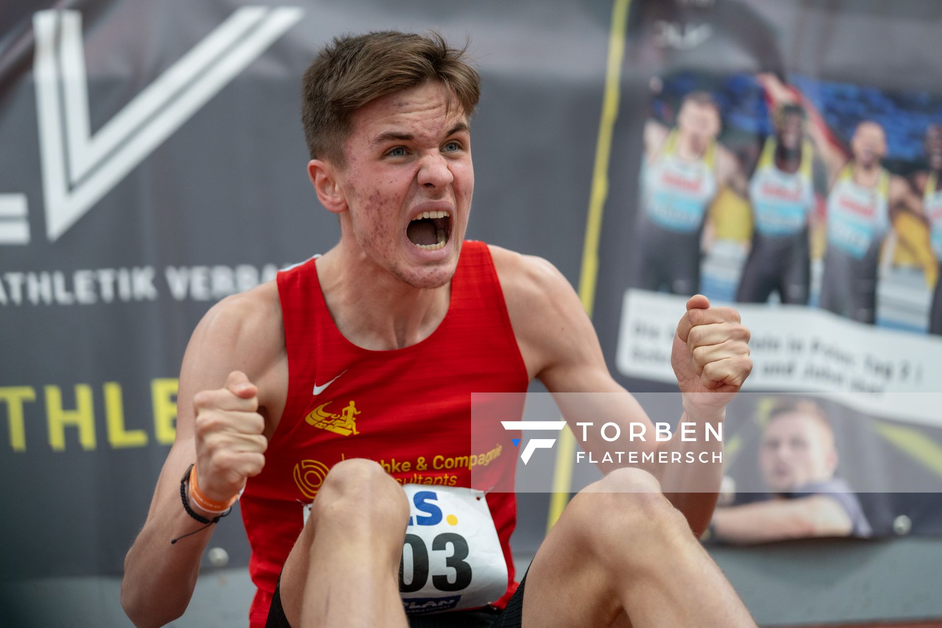 Tim Kalies (Braunschweiger Laufclub) am 20.02.2022 waehrend der Deutschen Jugend-Hallenmeisterschaften U20 im Glaspalast in Sindelfingen