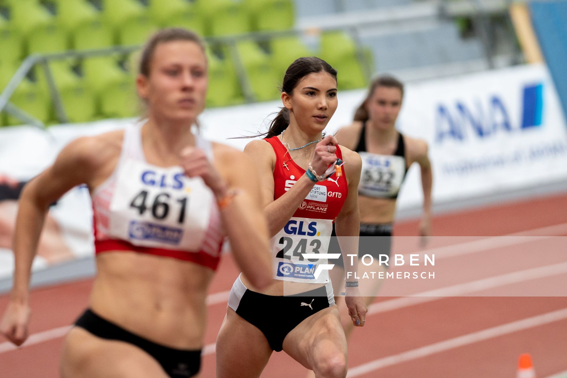 Anna Malia Hense (LG Olympia Dortmund) am 20.02.2022 waehrend der Deutschen Jugend-Hallenmeisterschaften U20 im Glaspalast in Sindelfingen