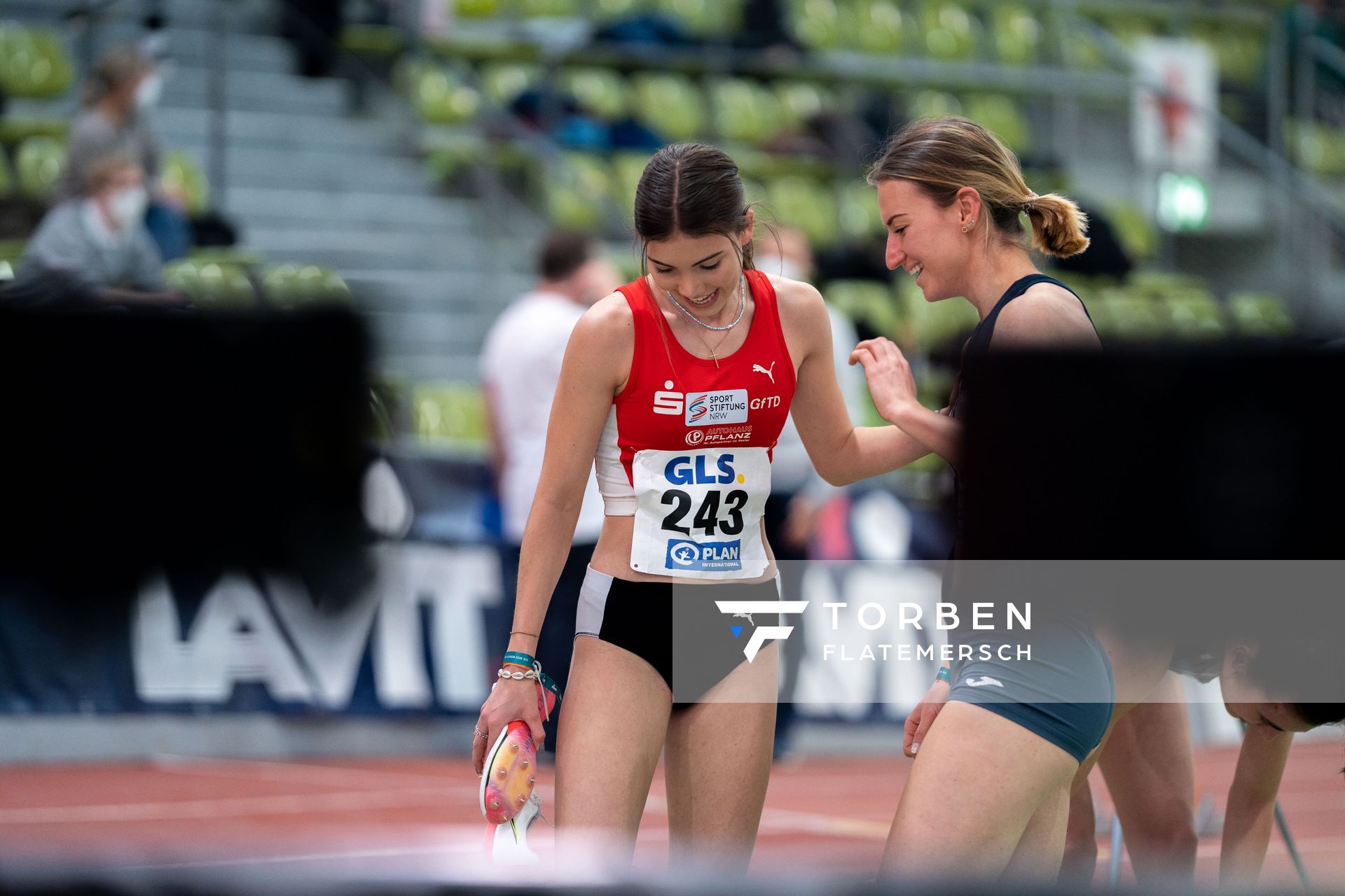 Anna Malia Hense (LG Olympia Dortmund) am 20.02.2022 waehrend der Deutschen Jugend-Hallenmeisterschaften U20 im Glaspalast in Sindelfingen