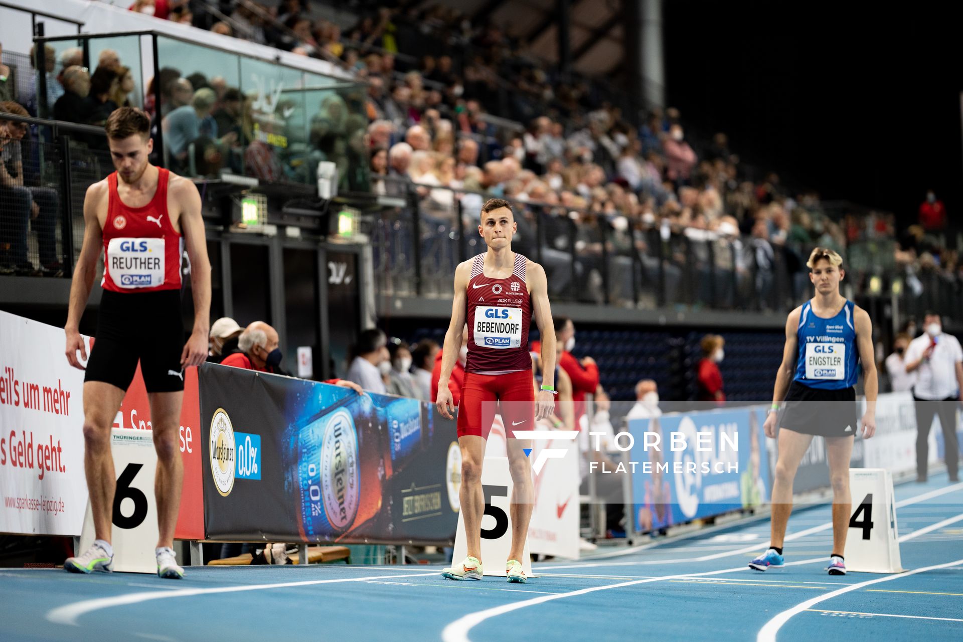 Marc Reuther (Eintracht Frankfurt e.V.), Karl Bebendorf (Dresdner SC 1898), Adrian Engstler (TV Villingen) am 26.02.2022 waehrend der Deutschen Leichtathletik-Hallenmeisterschaften (Tag 1) in der Quarterback Immobilien Arena in Leipzig