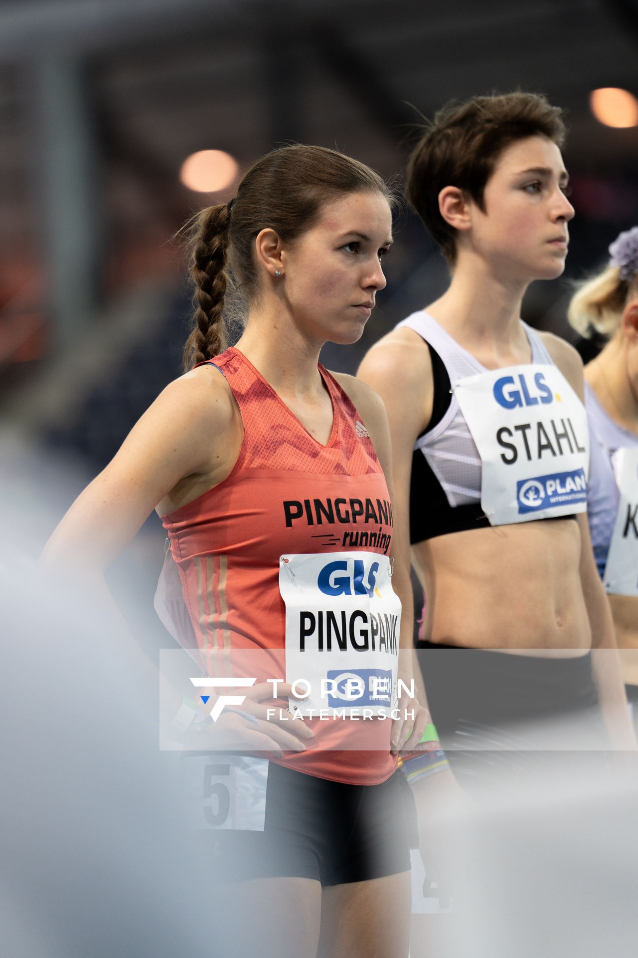 Svenja Pingpank (Hannover Athletics) im 3000m Finale am 26.02.2022 waehrend der Deutschen Leichtathletik-Hallenmeisterschaften (Tag 1) in der Quarterback Immobilien Arena in Leipzig